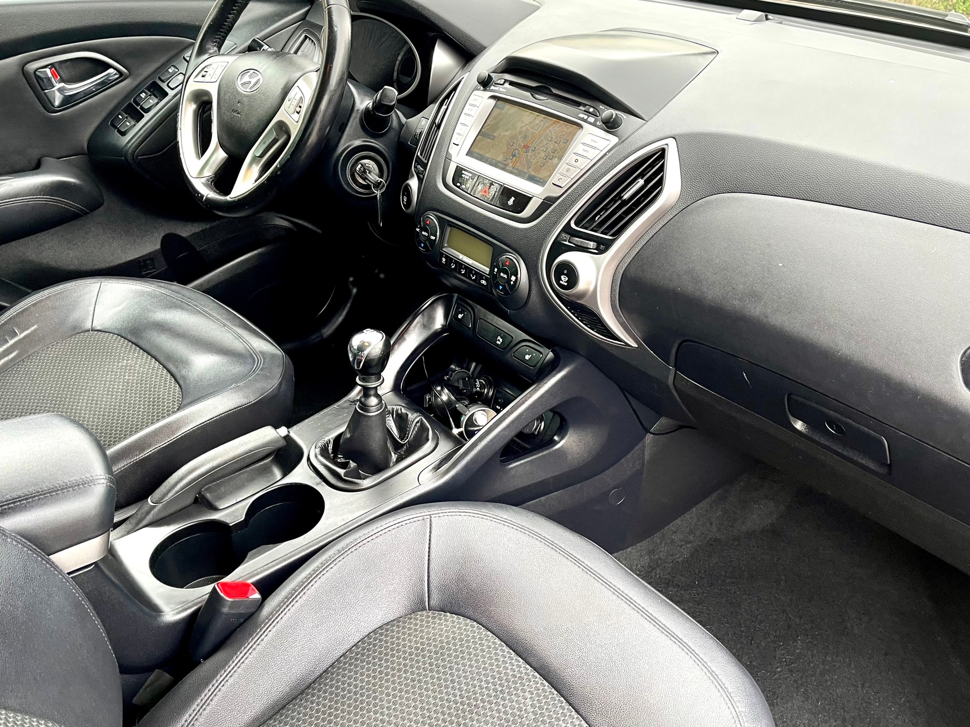 HYUNDAI iX 35 2.0 CRDi Style 4WD-image-17