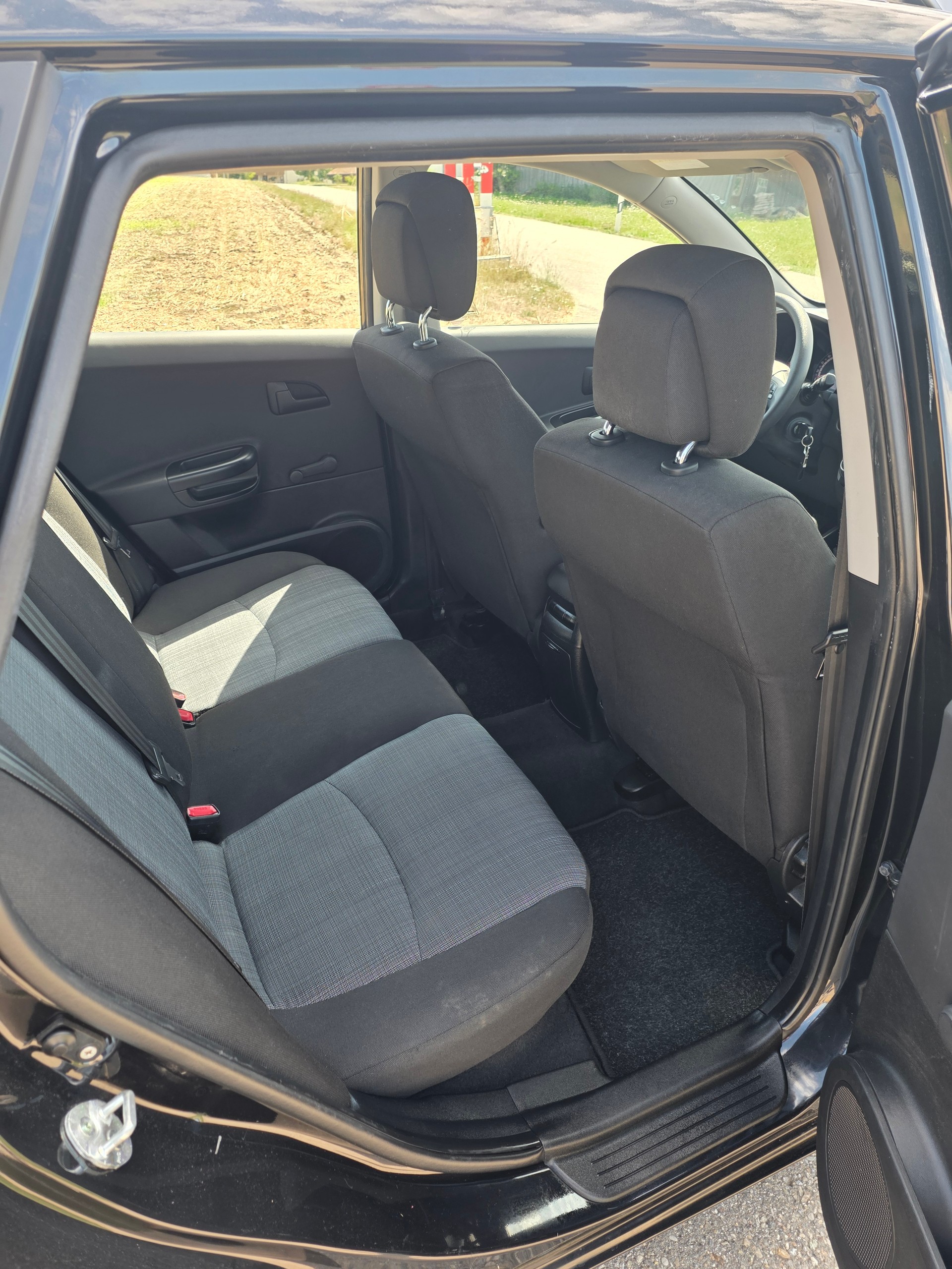 KIA Cee'd Sporty Wagon 1.4 16V Basic-image-15