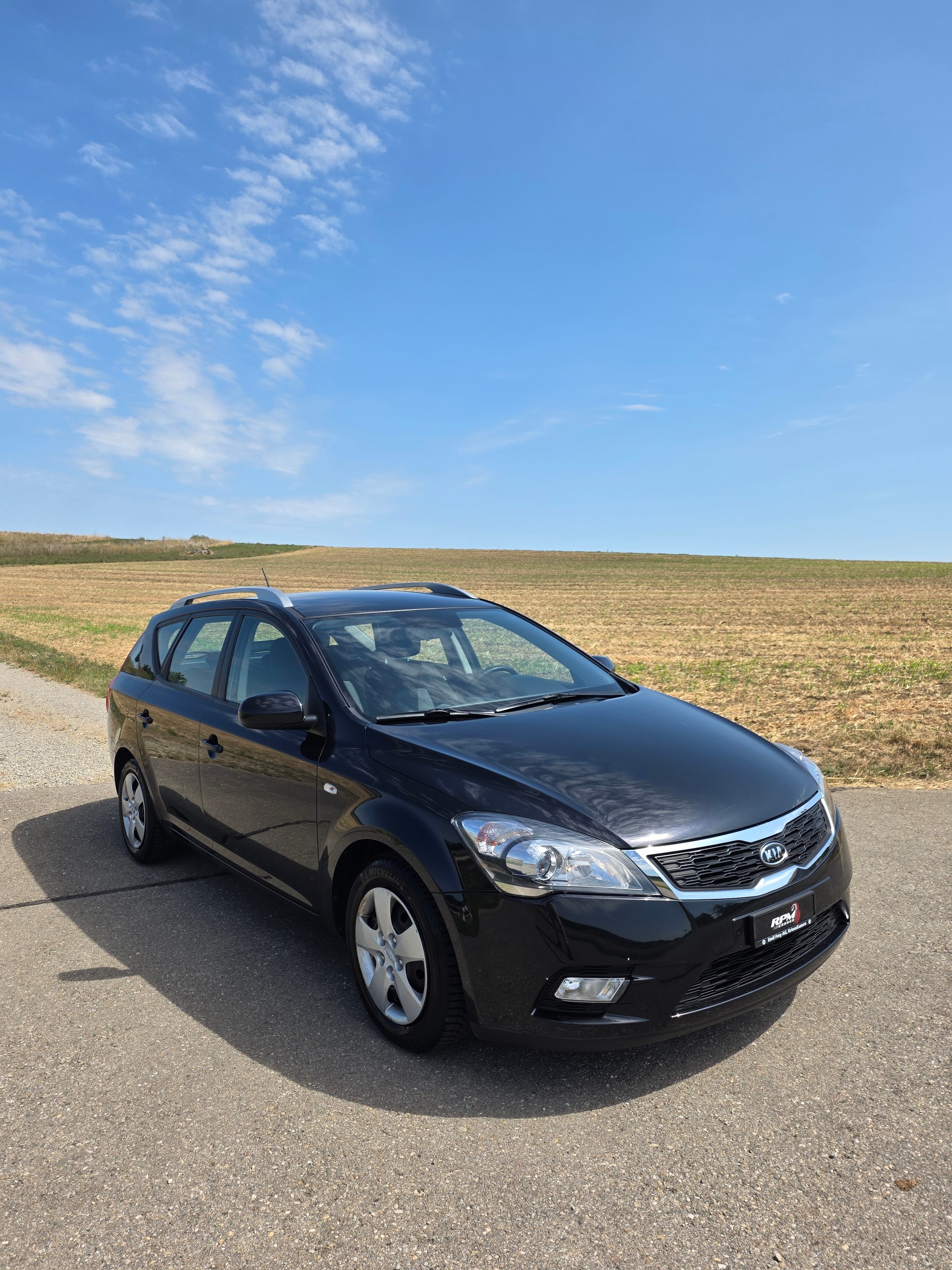 KIA Cee'd Sporty Wagon 1.4 16V Basic-image-1
