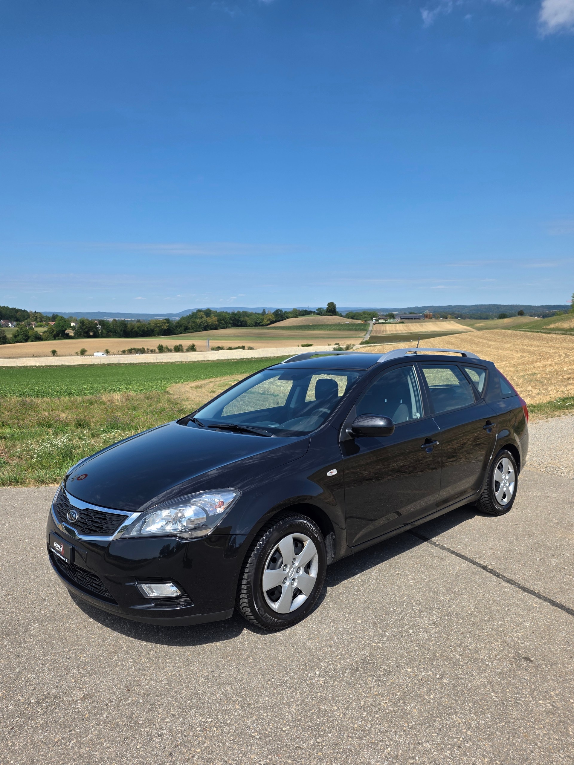 KIA Cee'd Sporty Wagon 1.4 16V Basic-image-8