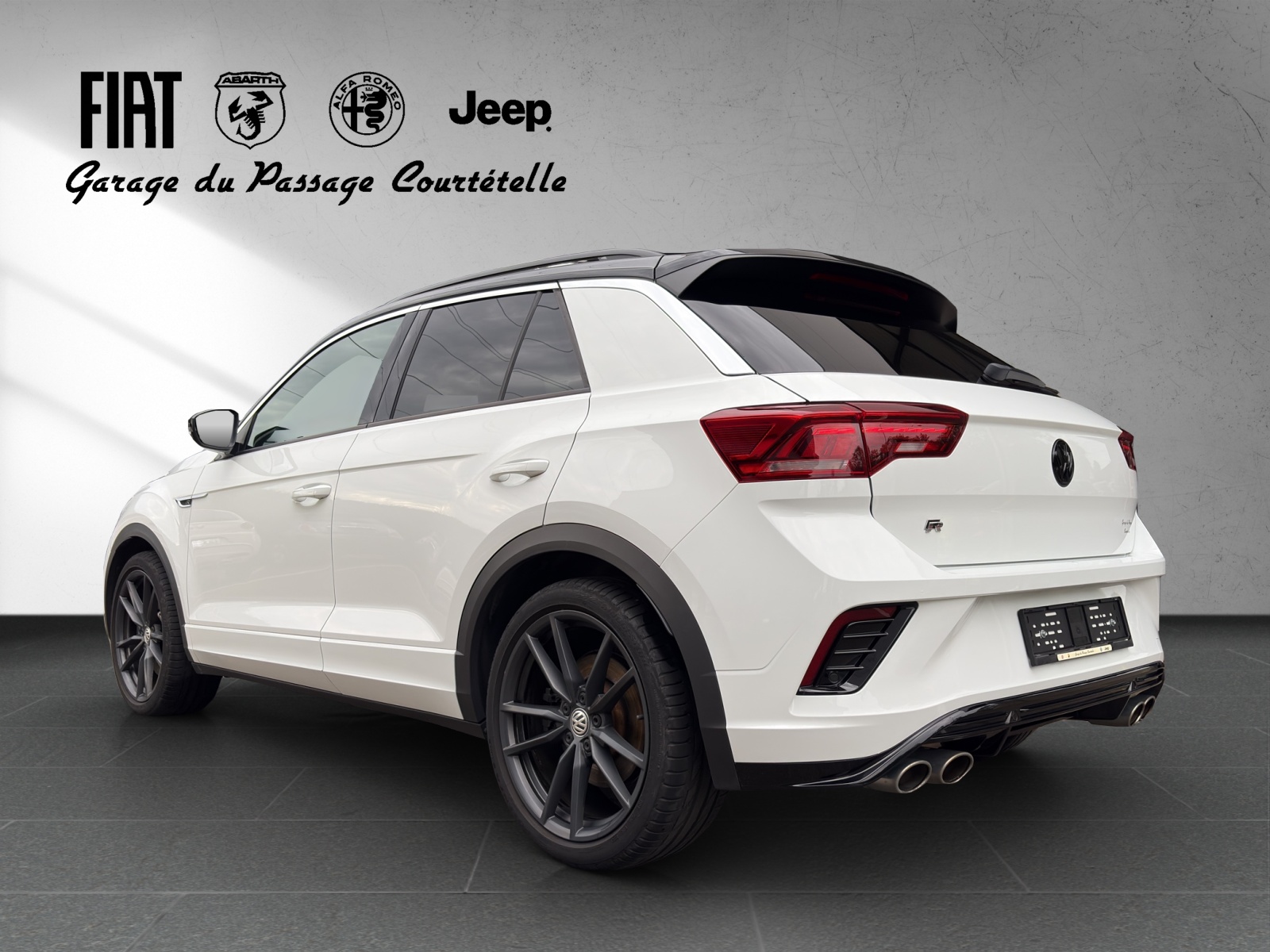 VW T-Roc 2.0 TSI R DSG 4Motion-image-4