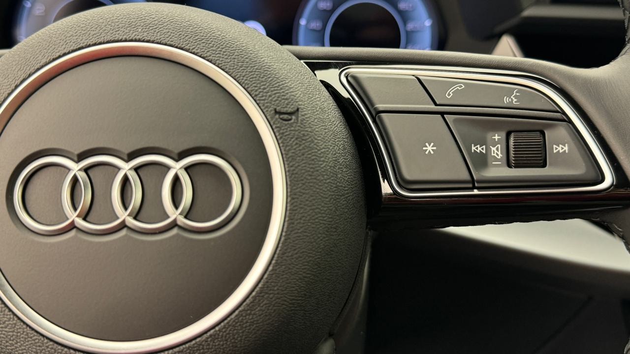 AUDI A3 Sportback TFSI 110 KW S Line-image-9