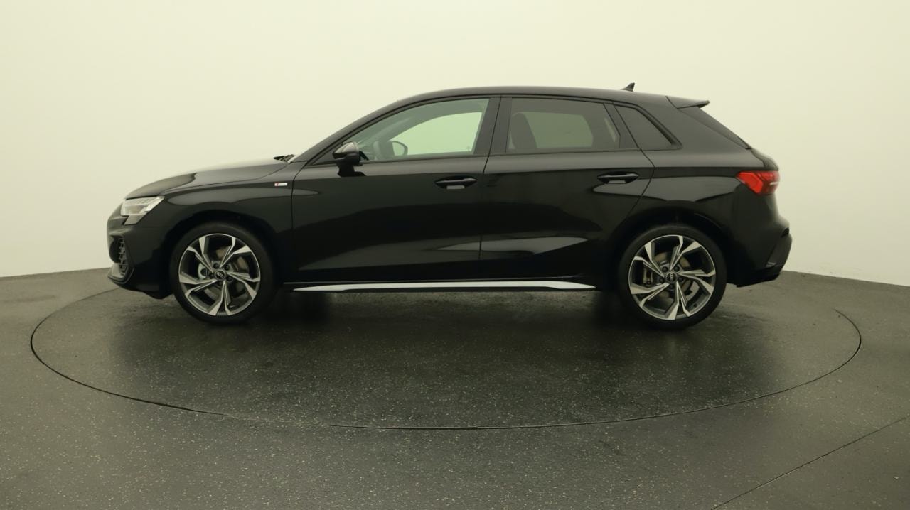 AUDI A3 Sportback TFSI 110 KW S Line-image-1