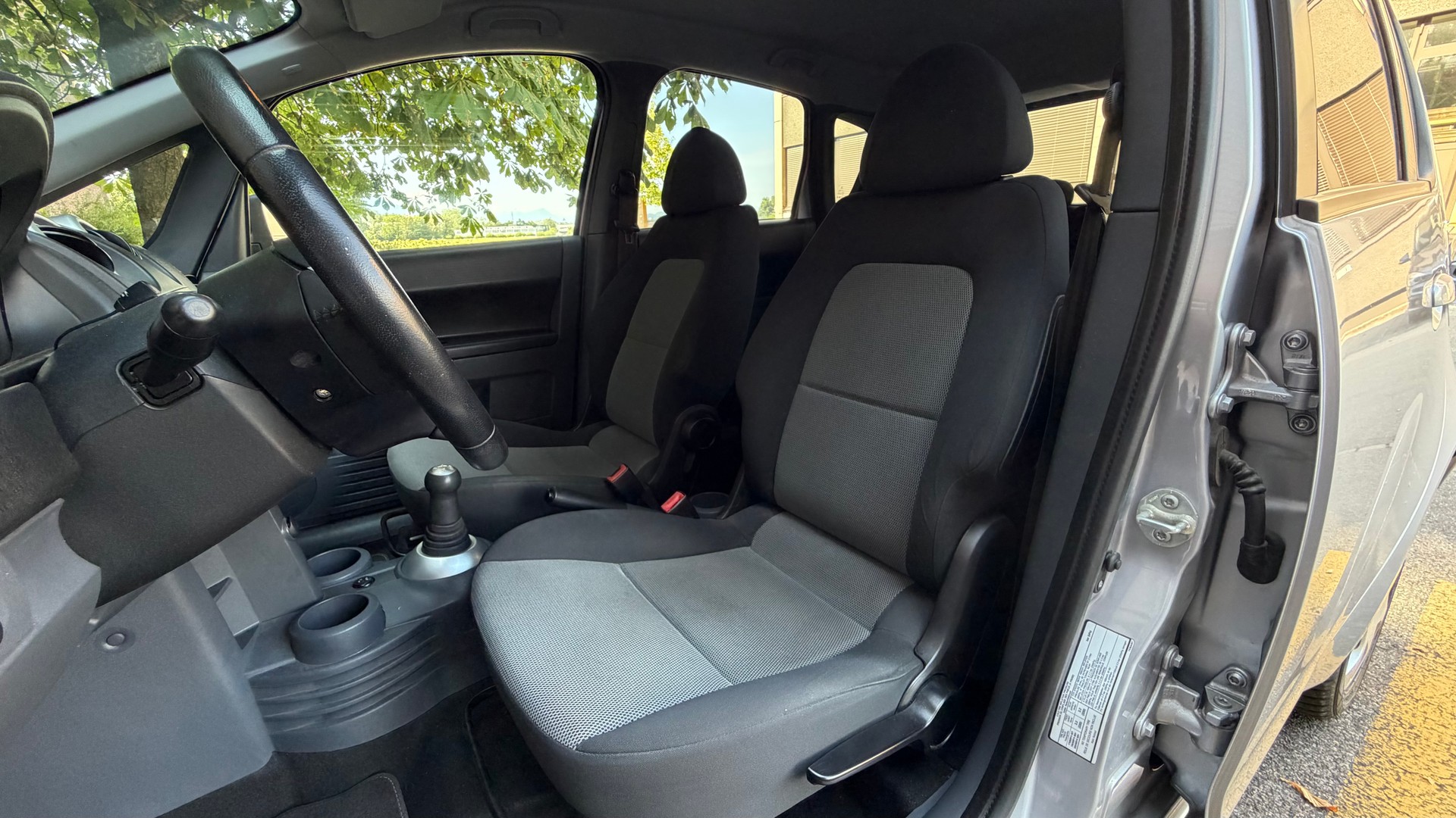 MITSUBISHI Colt 1.3 16V Jubilé (35) Allshift-image-4