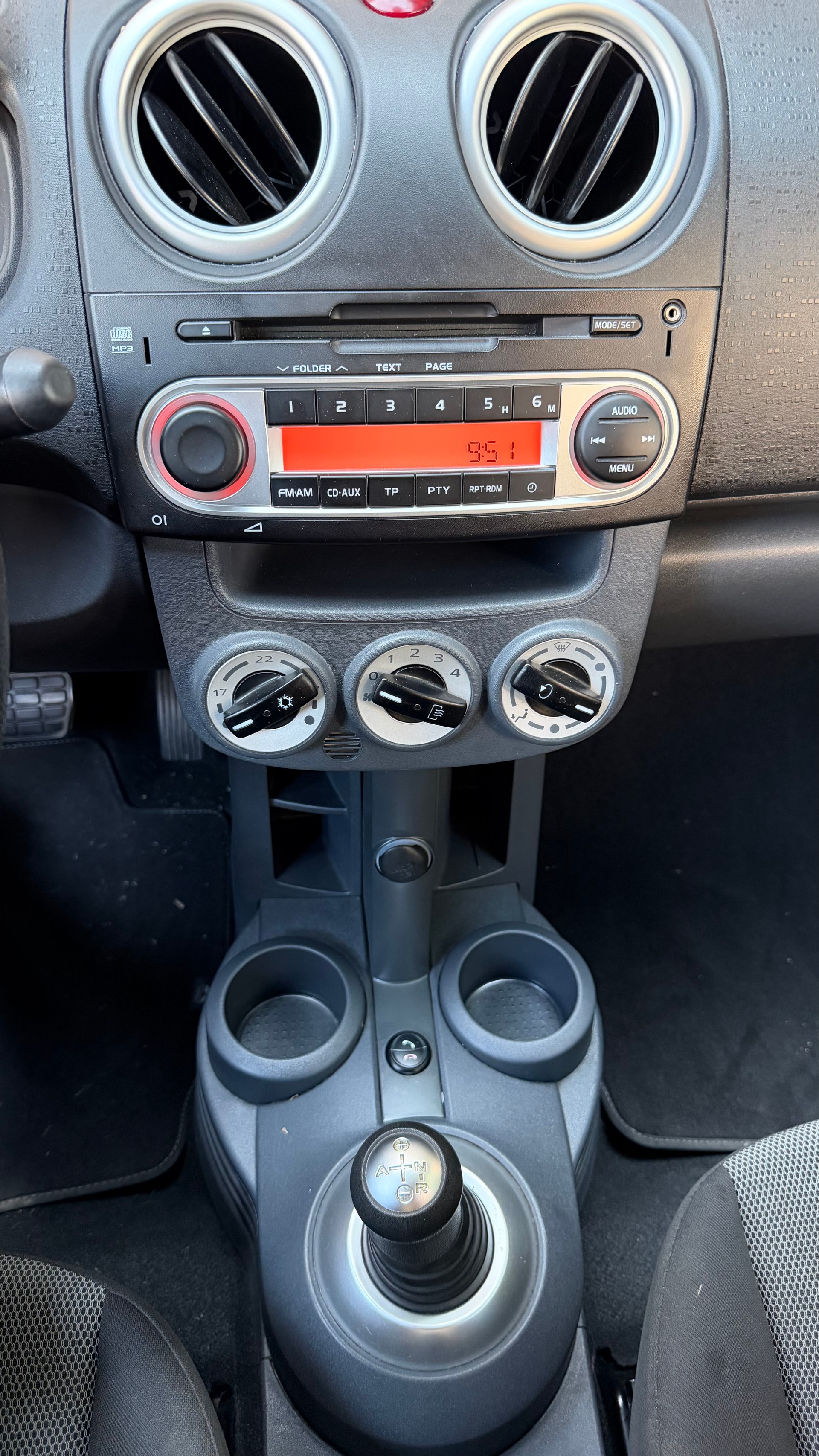 MITSUBISHI Colt 1.3 16V Jubilé (35) Allshift-image-7
