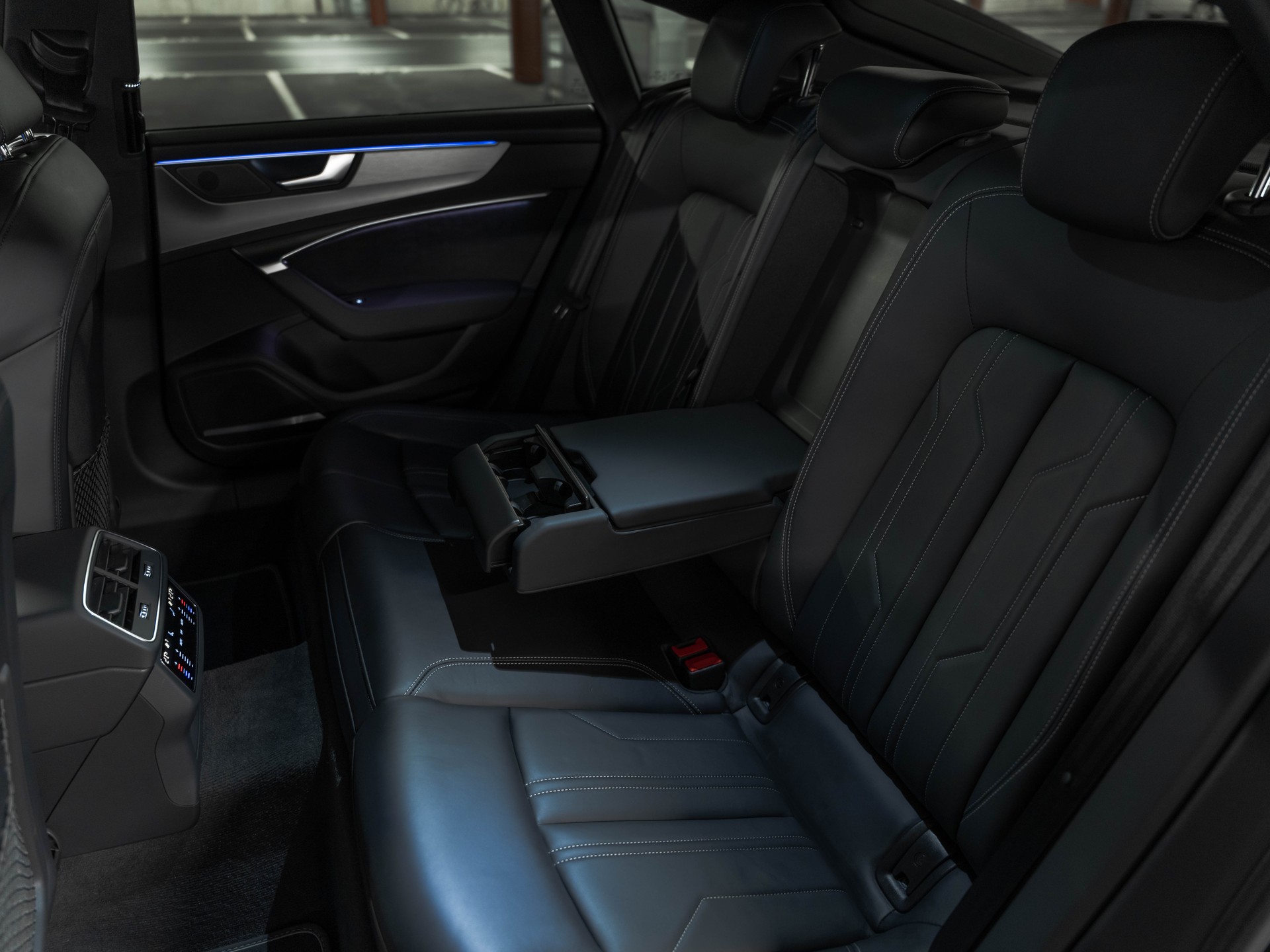 AUDI A7 Sportback 45 TDI quattro S-tronic-image-31