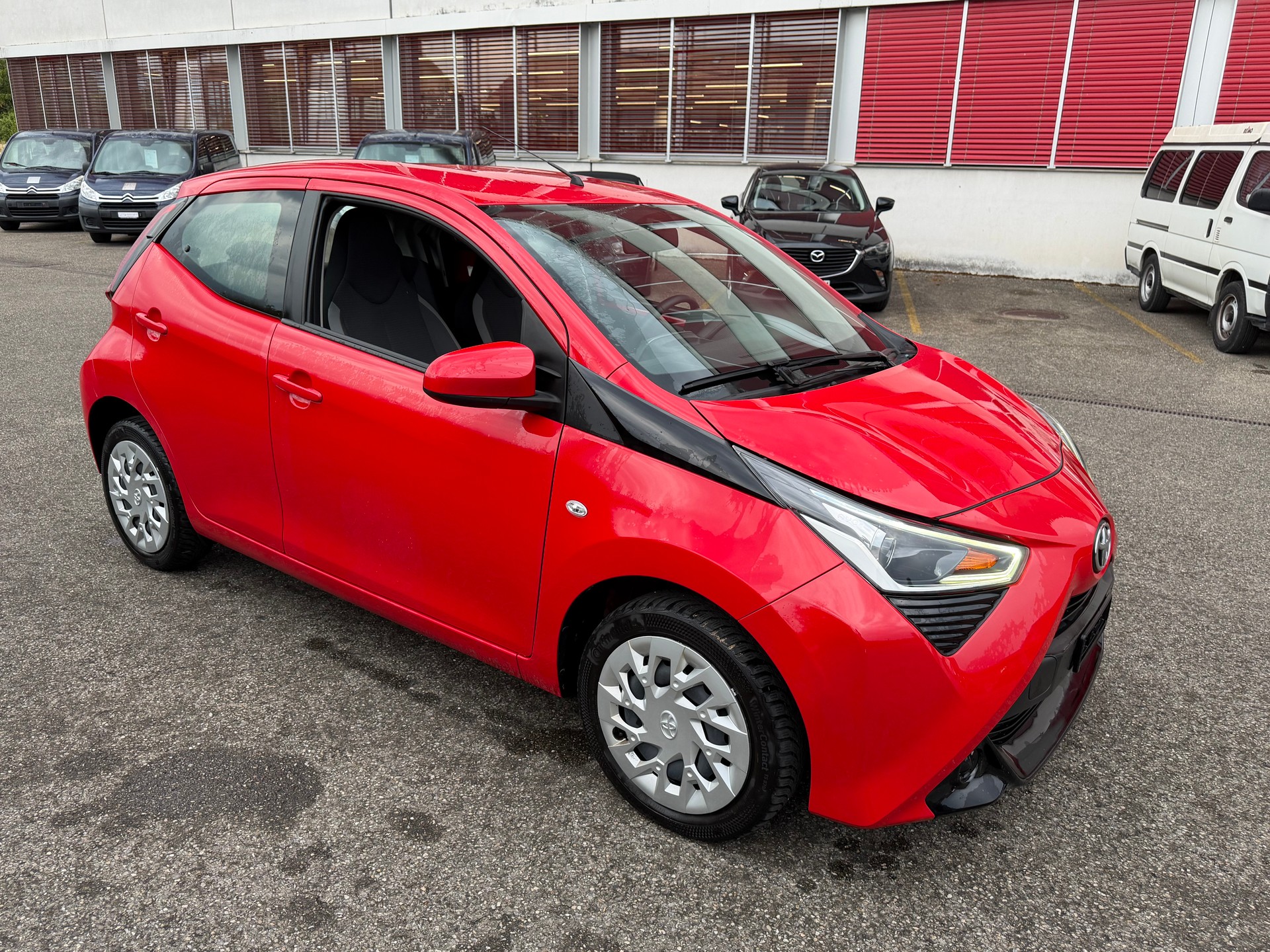 TOYOTA Aygo 1.0 VVT-i x-play-image-0