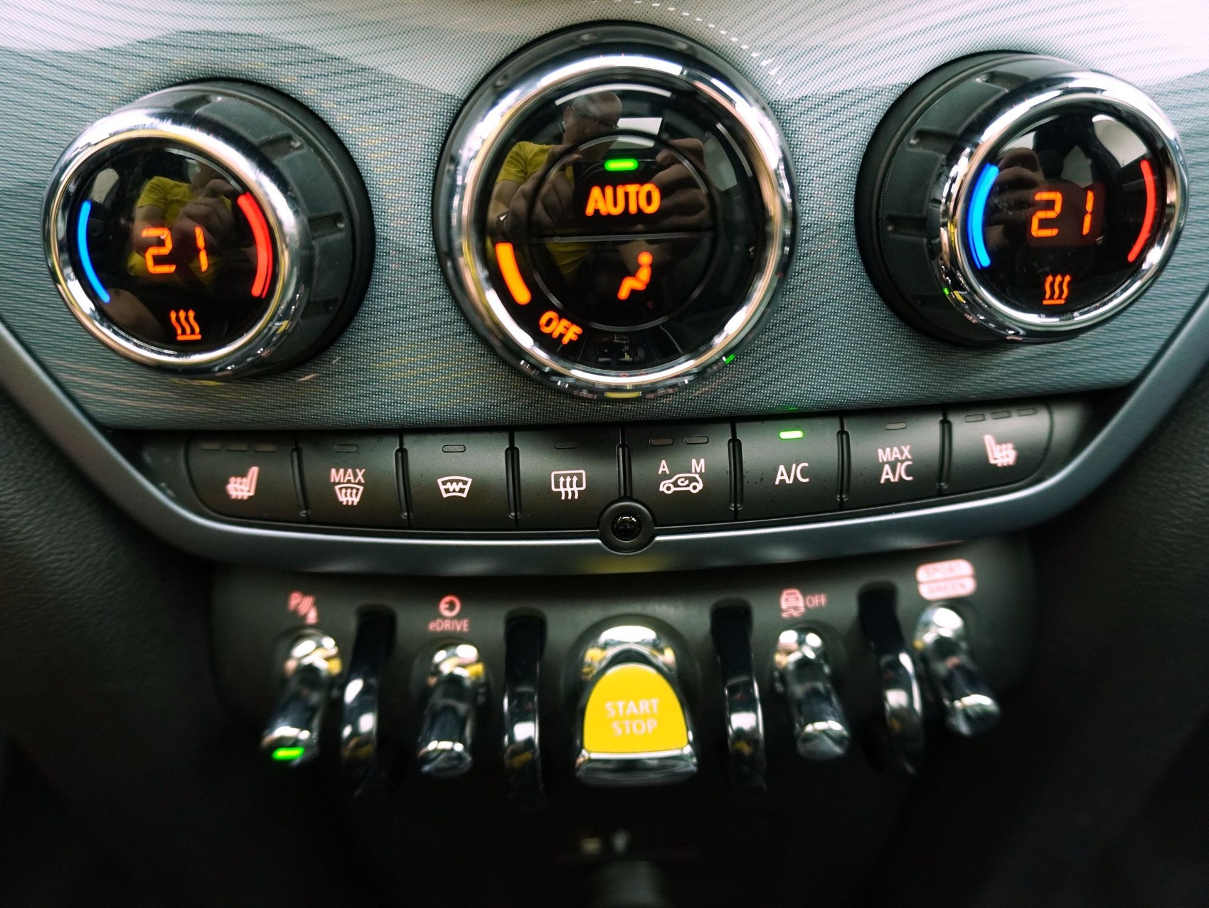 MINI Mini Countryman F60 1.5i Cooper S E ALL4-image-14
