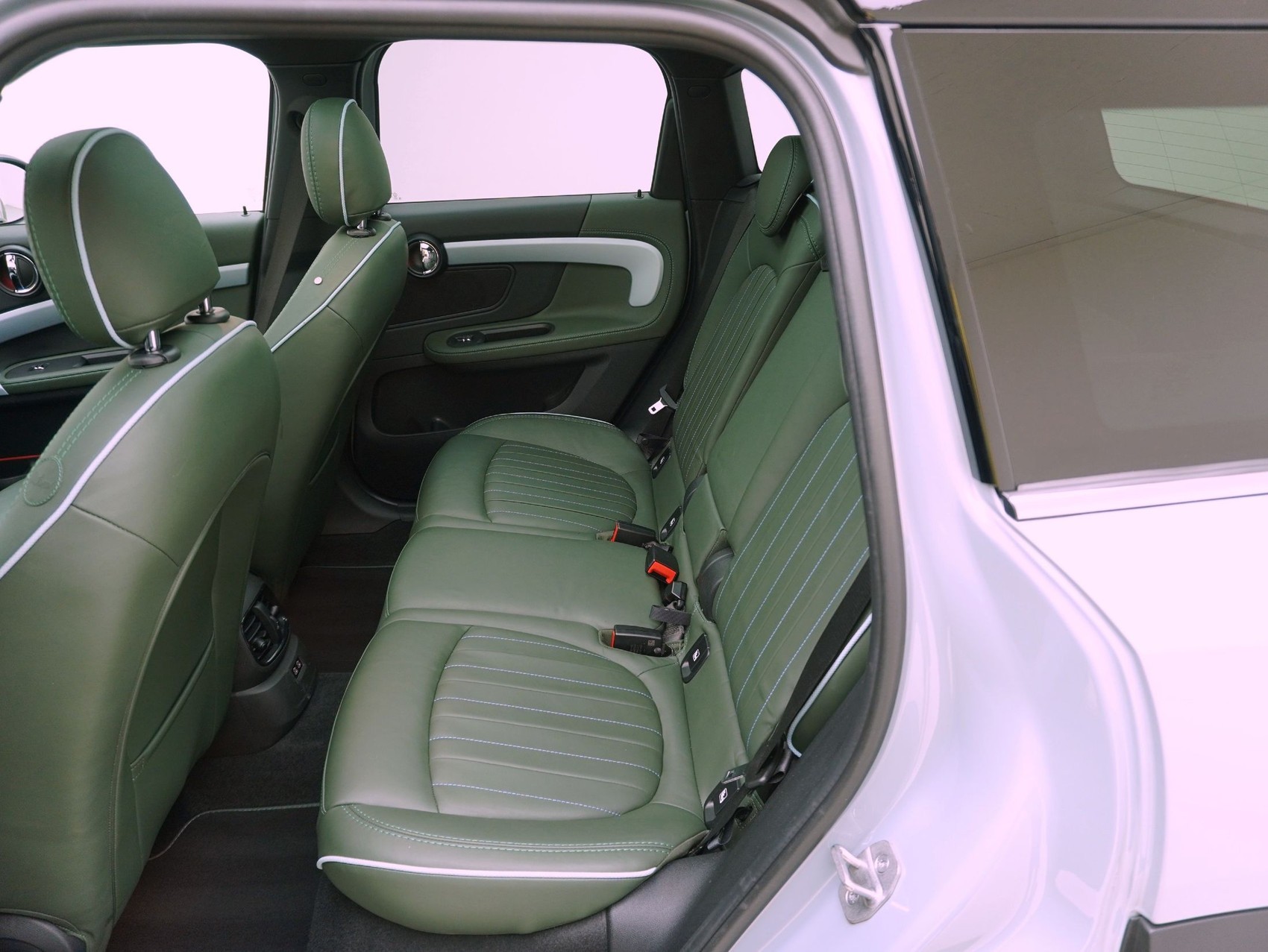 MINI Mini Countryman F60 1.5i Cooper S E ALL4-image-11
