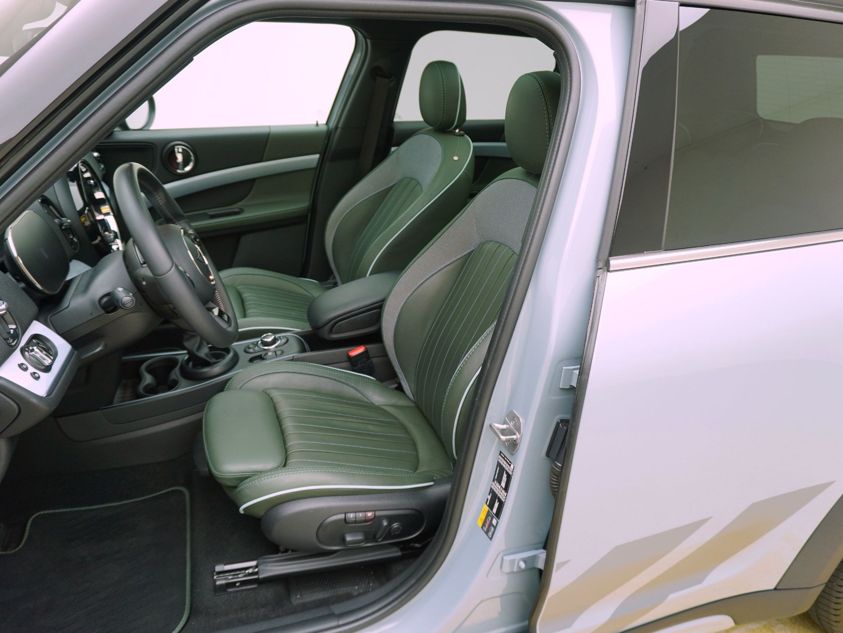 MINI Mini Countryman F60 1.5i Cooper S E ALL4-image-9