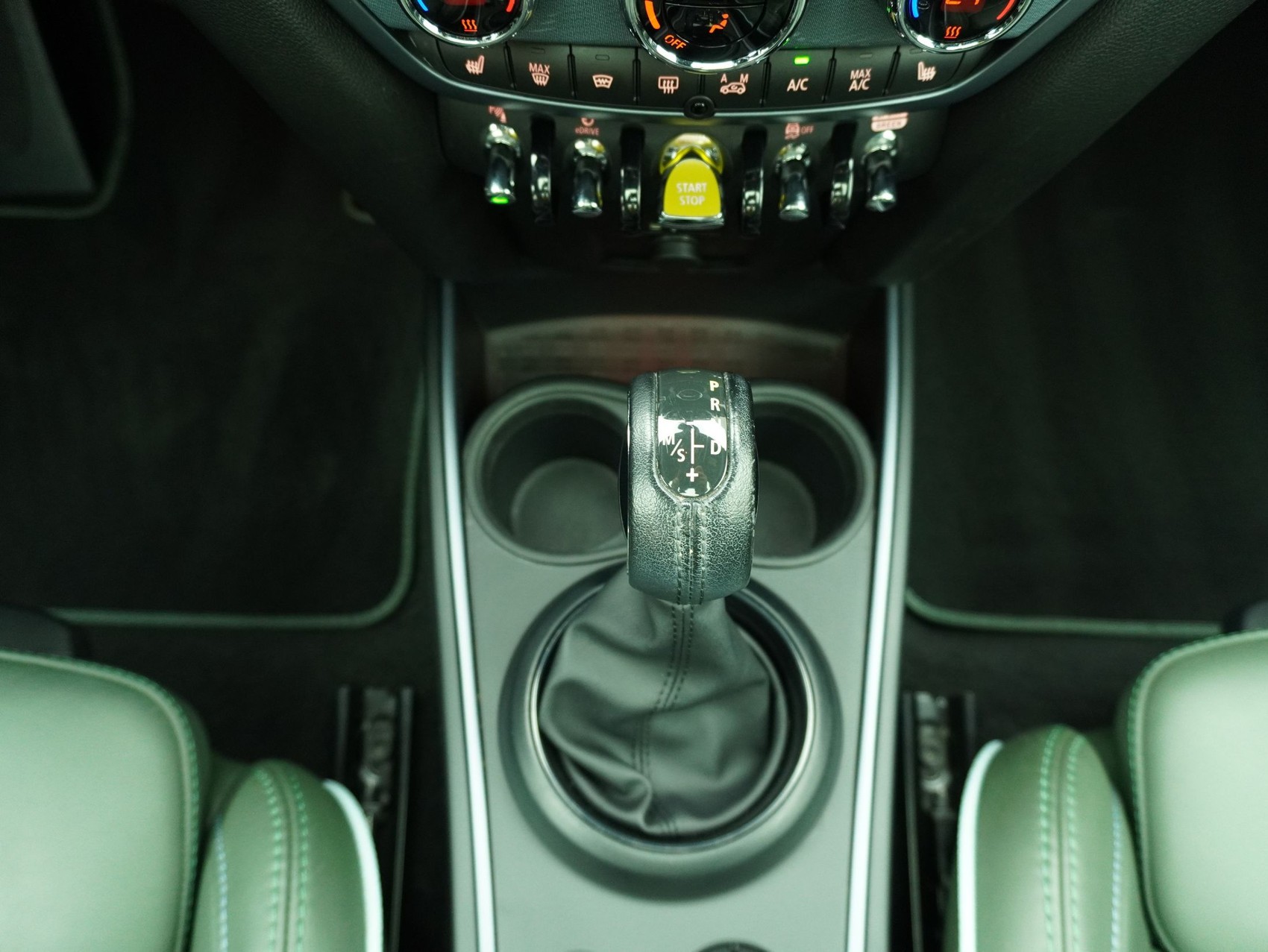 MINI Mini Countryman F60 1.5i Cooper S E ALL4-image-15