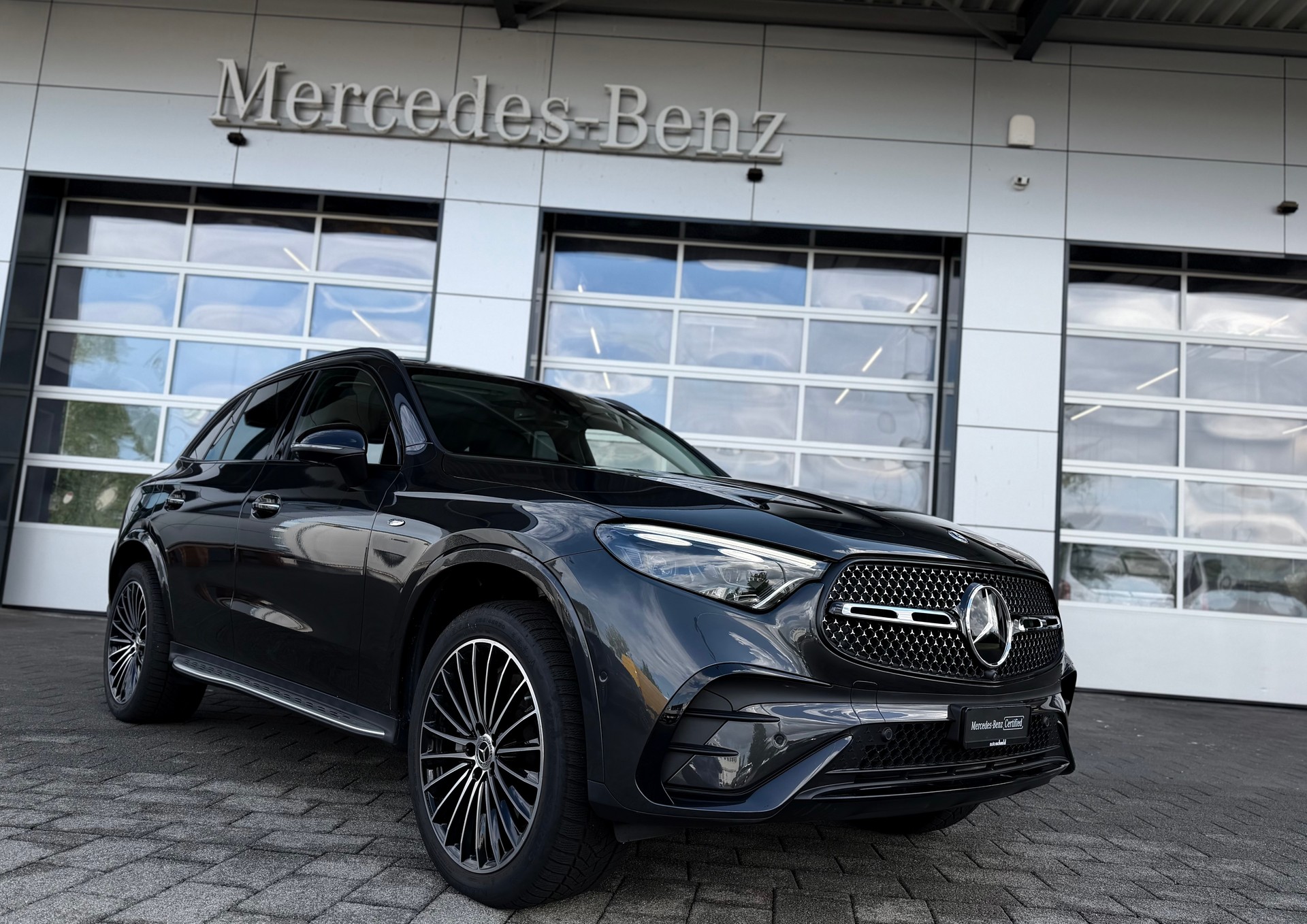 MERCEDES-BENZ GLC 300 e AMG Line 4Matic 9G-Tronic