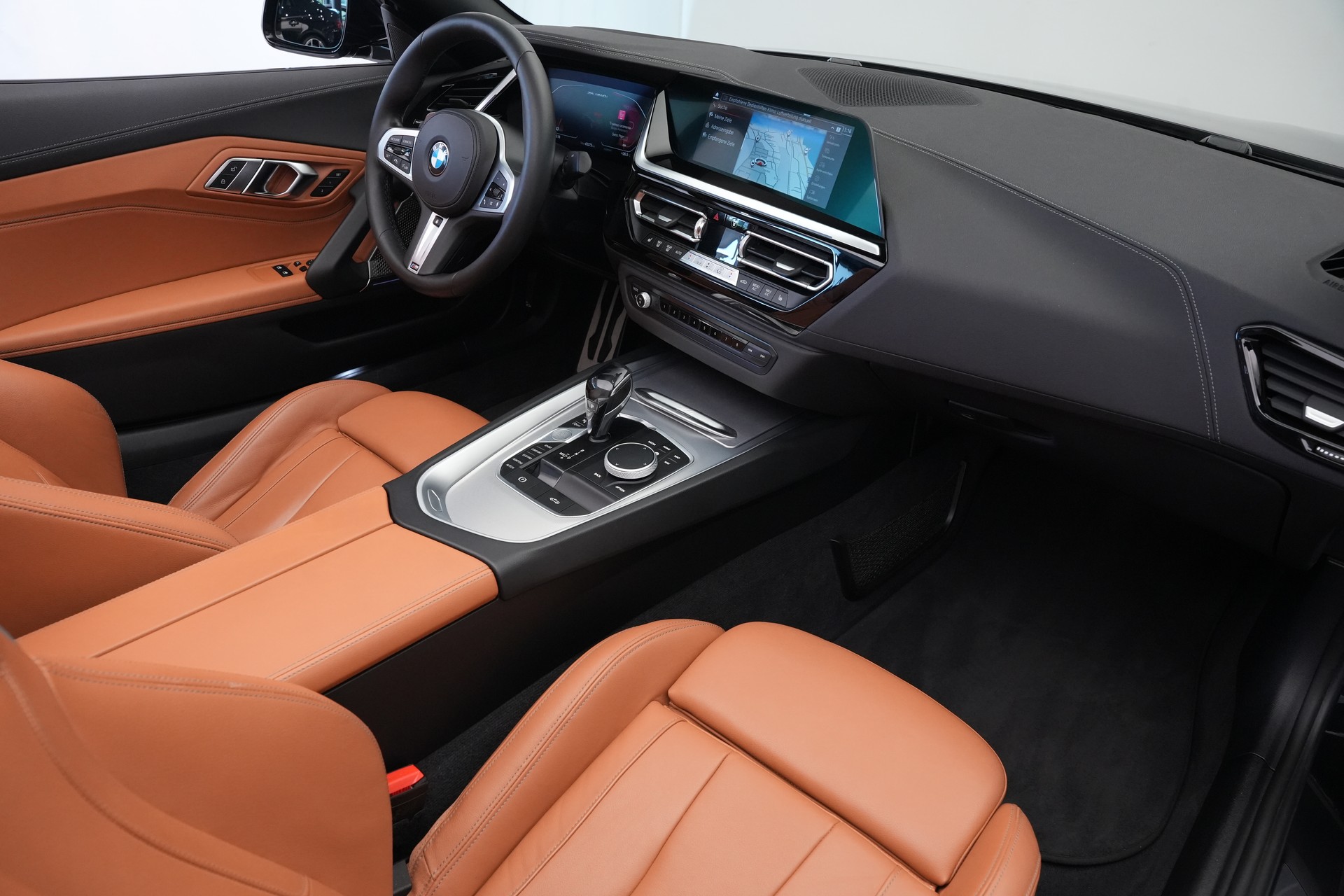 BMW Z4 M40i Steptronic *CH-Fahrzeug* *HuD*-image-23