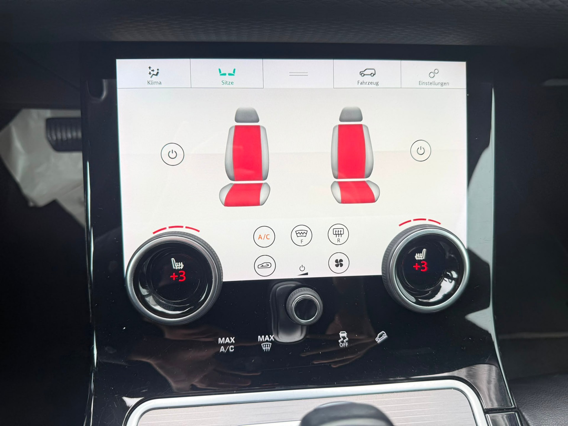 LAND ROVER Range Rover Evoque D 150 S AT9-image-14