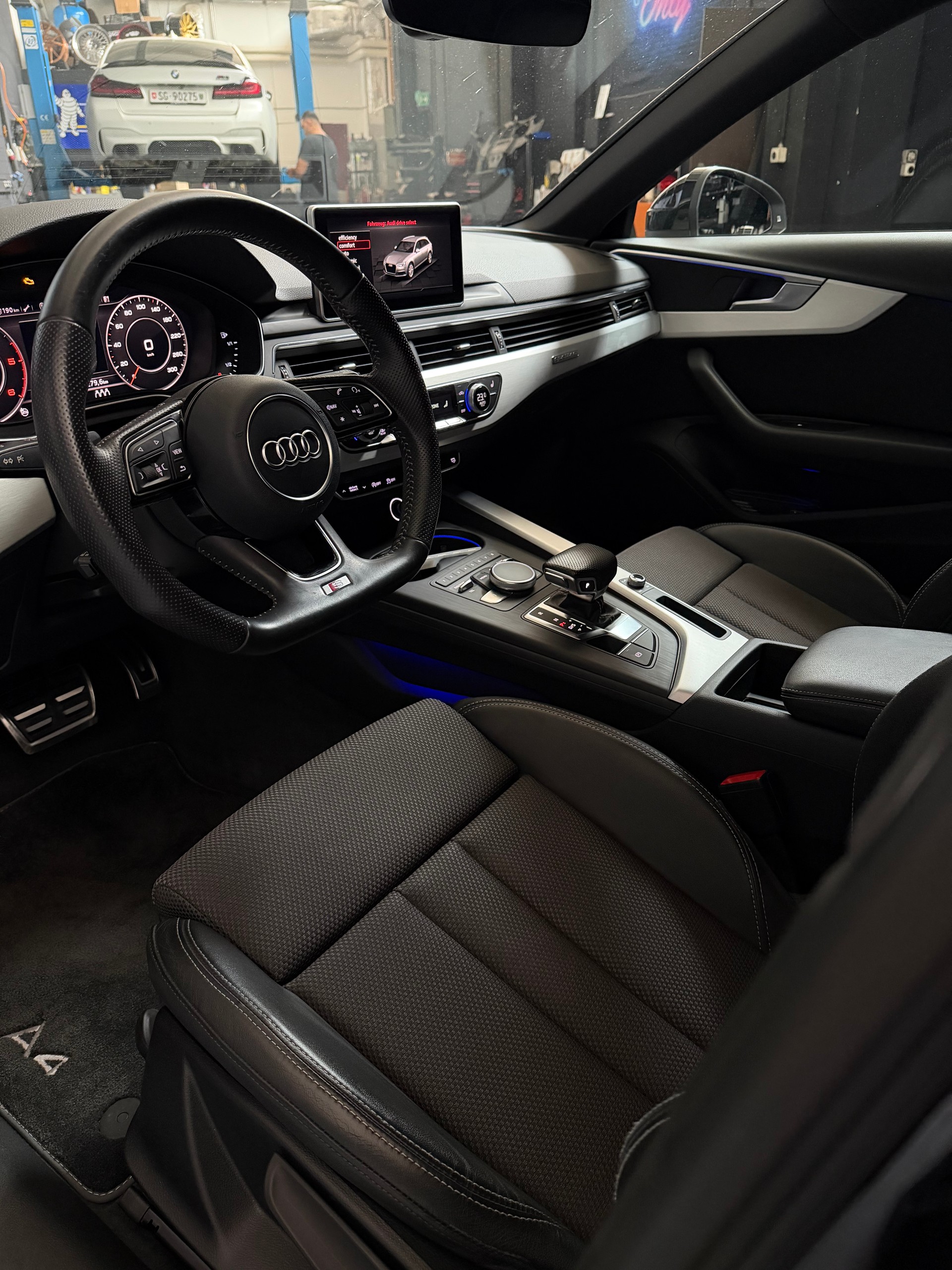 AUDI A4 Avant 2.0 TDI Sport quattro S-tronic-image-3