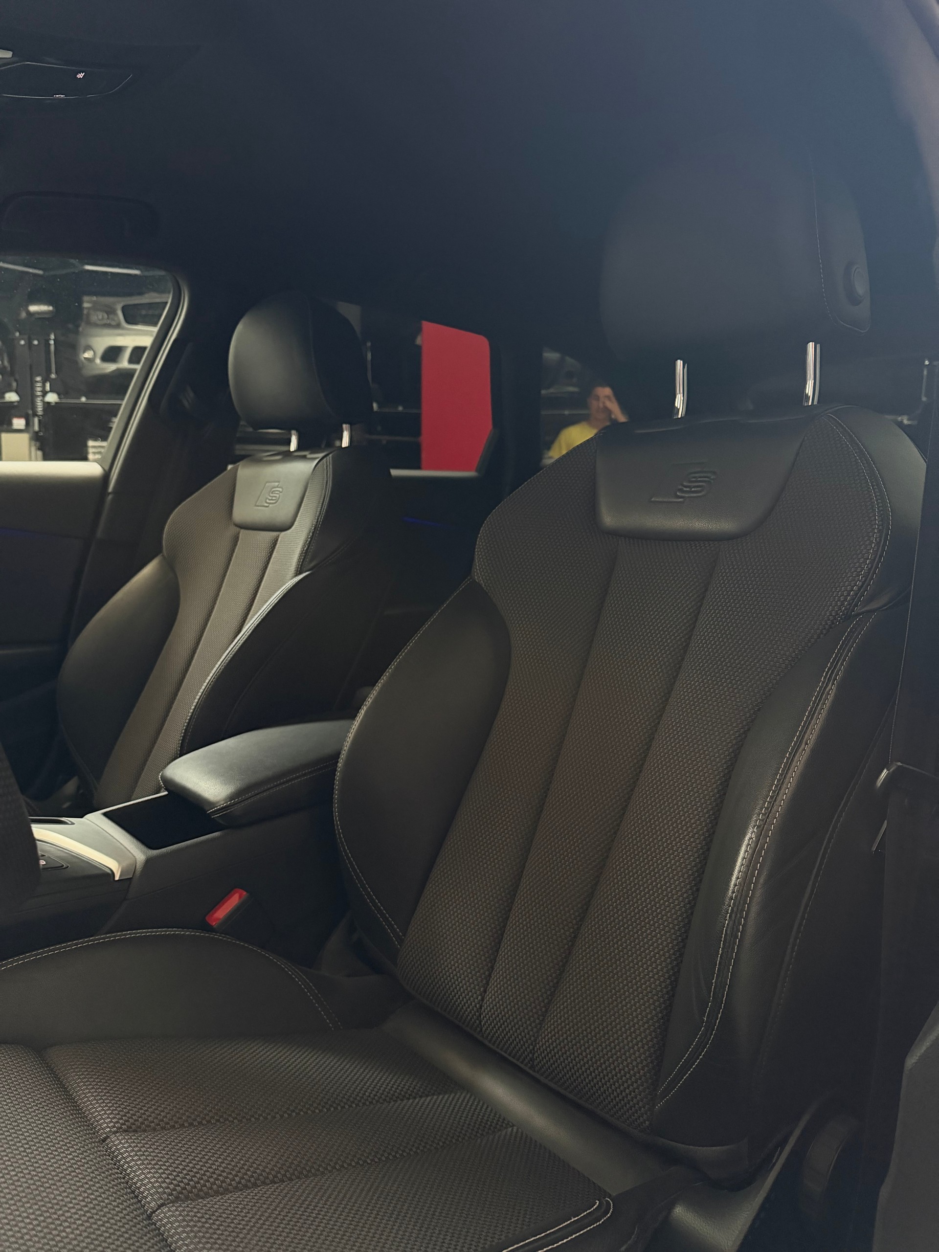 AUDI A4 Avant 2.0 TDI Sport quattro S-tronic-image-4