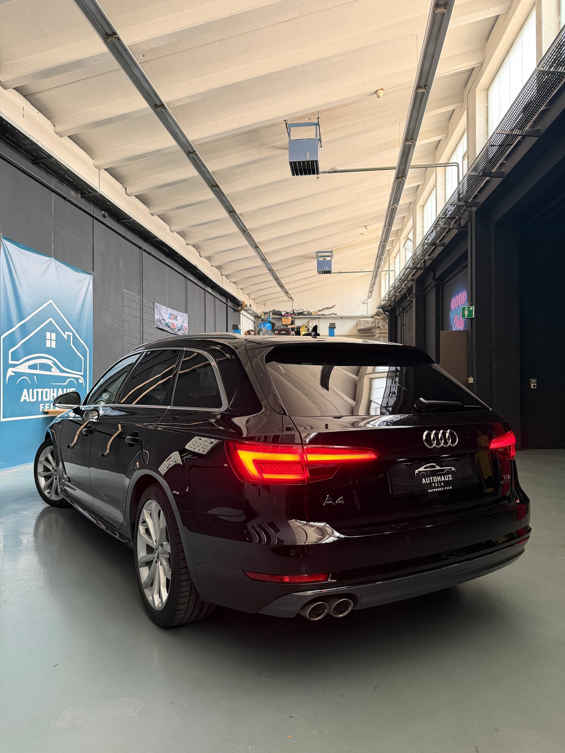 AUDI A4 Avant 2.0 TDI Sport quattro S-tronic-image-2