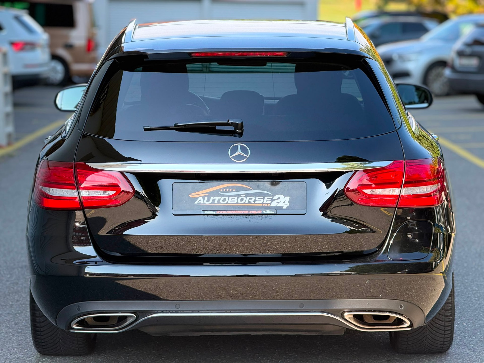 MERCEDES-BENZ C 350 e Avantgarde Kombi-showroom-element-3