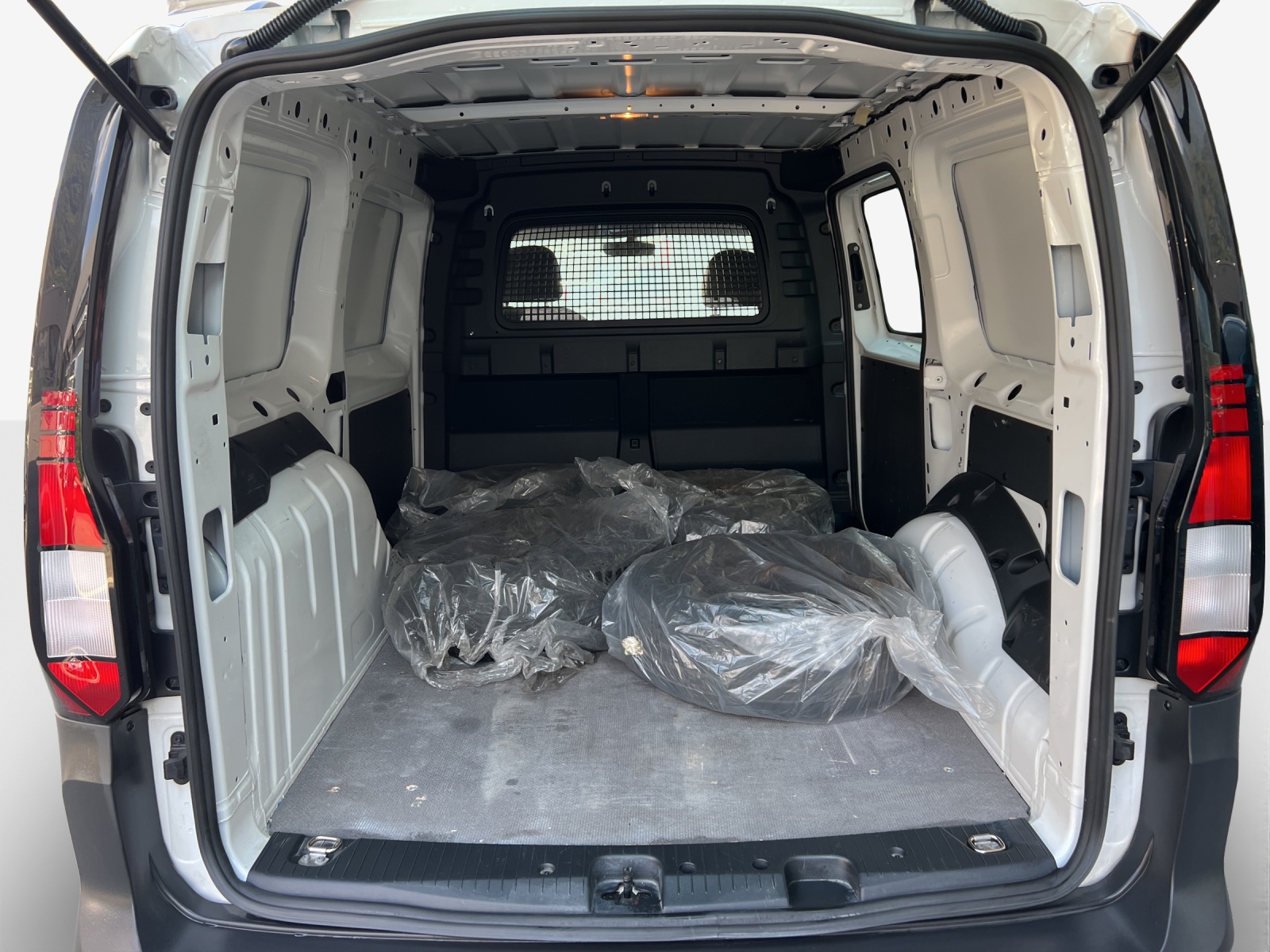 VW Caddy Cargo 2.0TDI Maxi-image-12