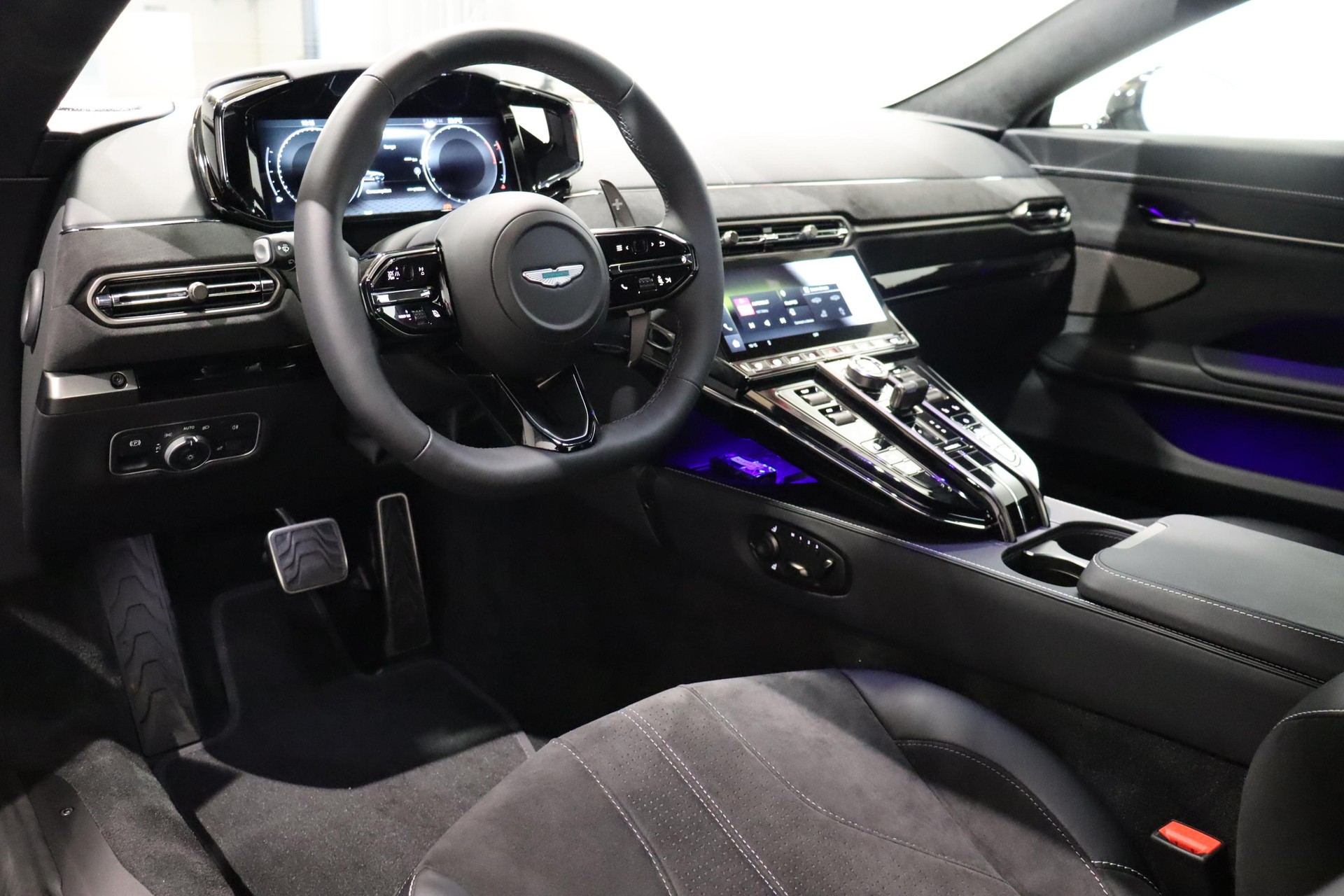 ASTON MARTIN V8 Vantage Coupé 4.0 S V8 Bi-Turbo-image-13