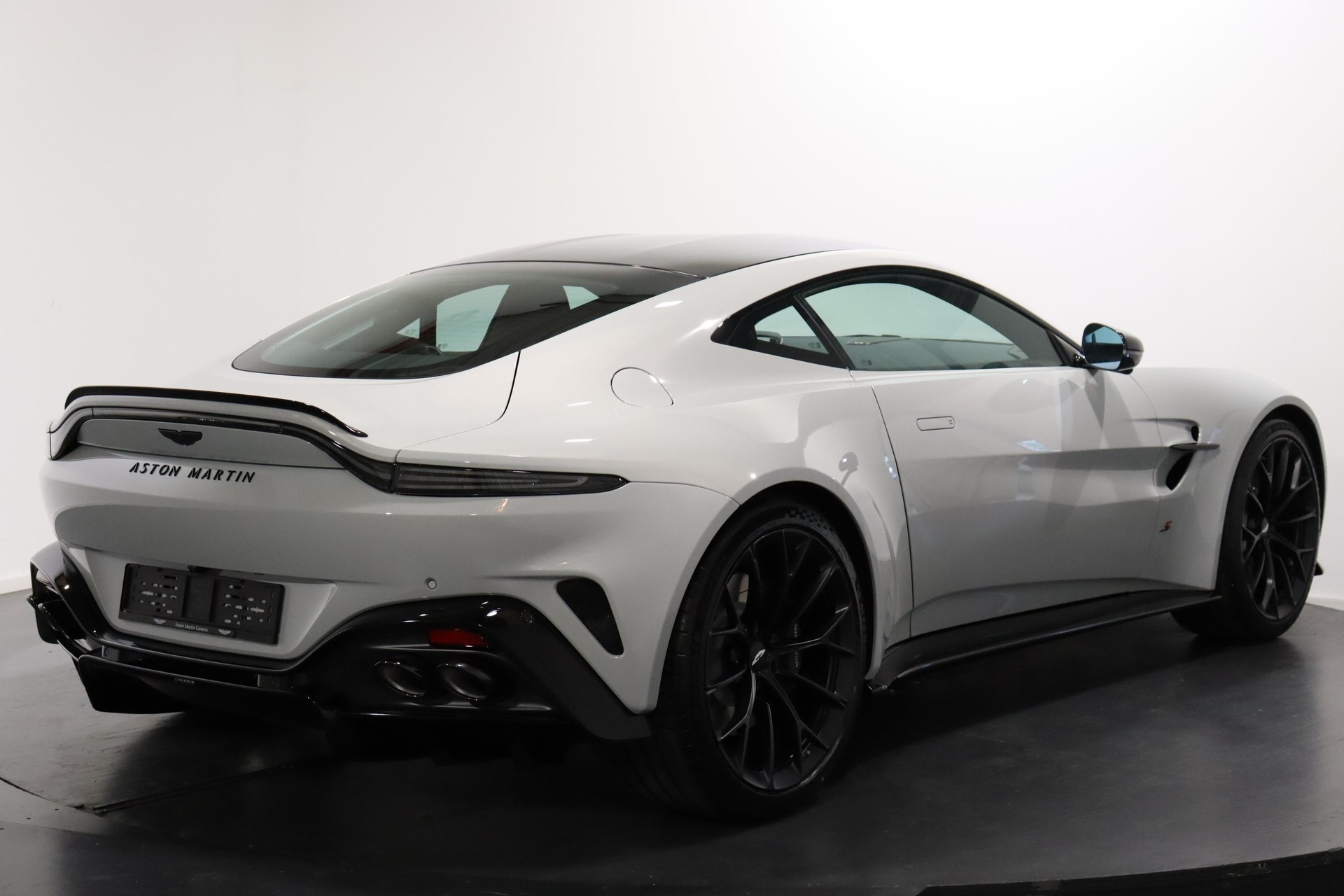 ASTON MARTIN V8 Vantage Coupé 4.0 S V8 Bi-Turbo-showroom-element-2