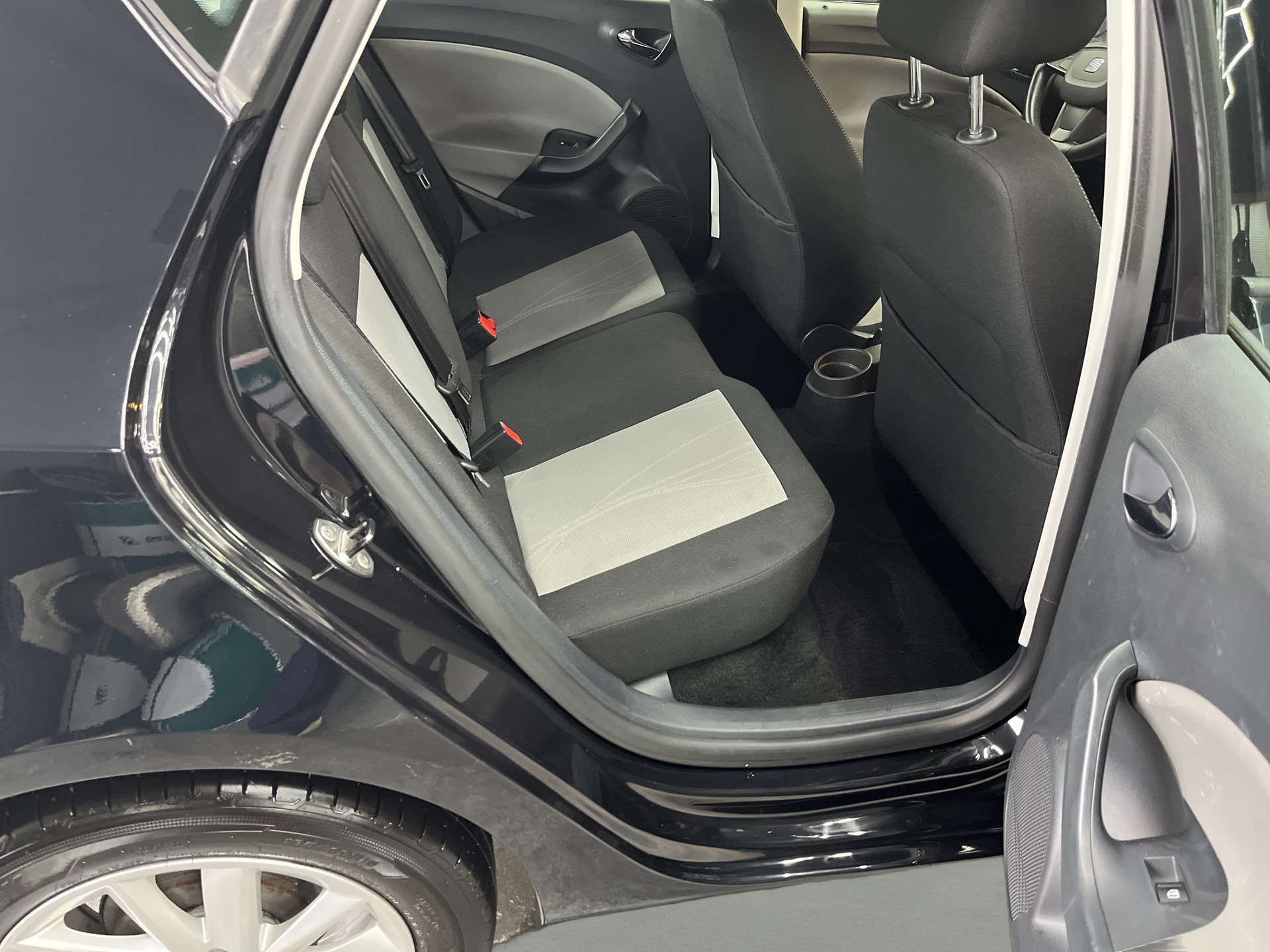 SEAT Ibiza 1.4 Style-image-11