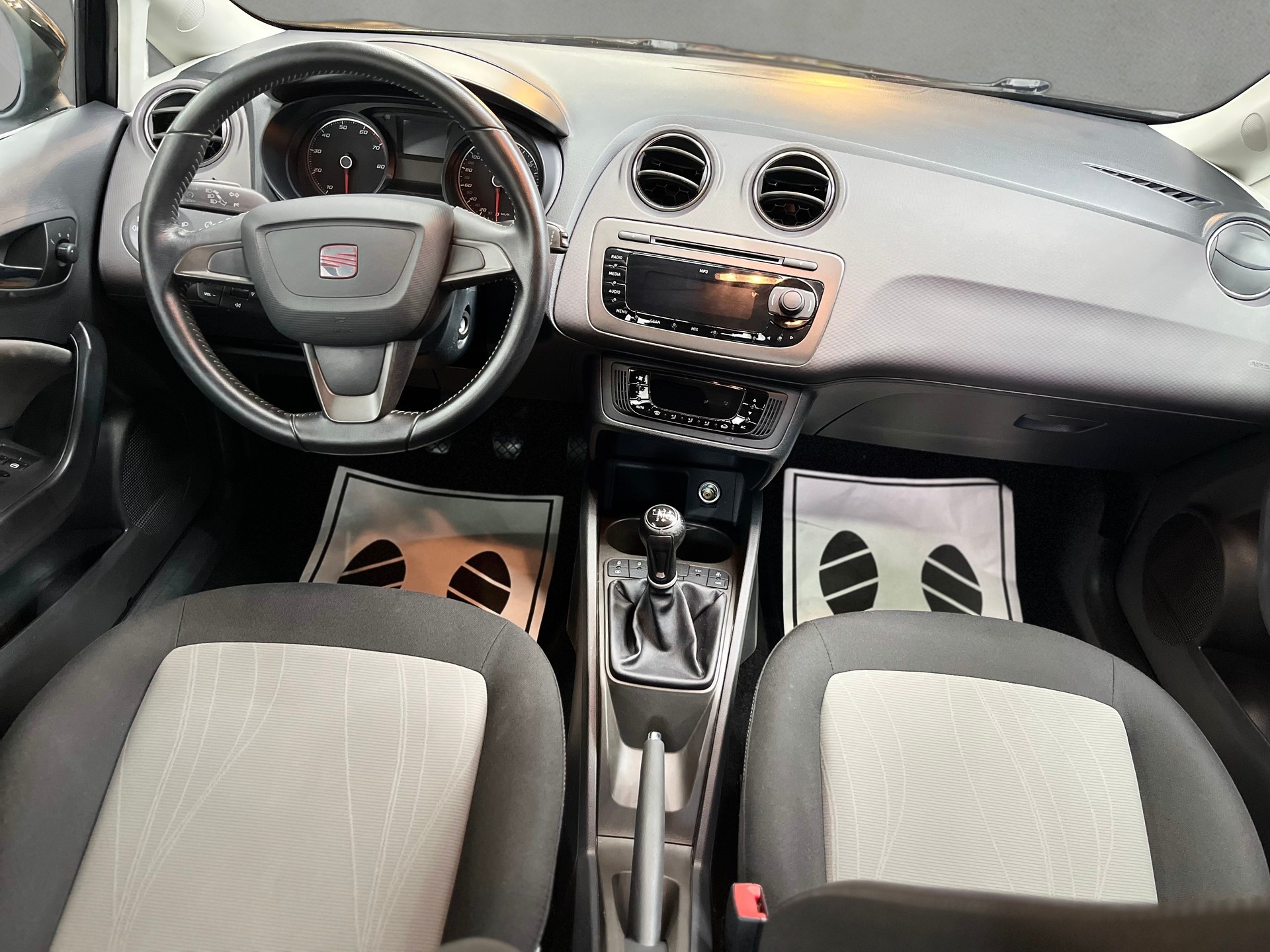 SEAT Ibiza 1.4 Style-image-12