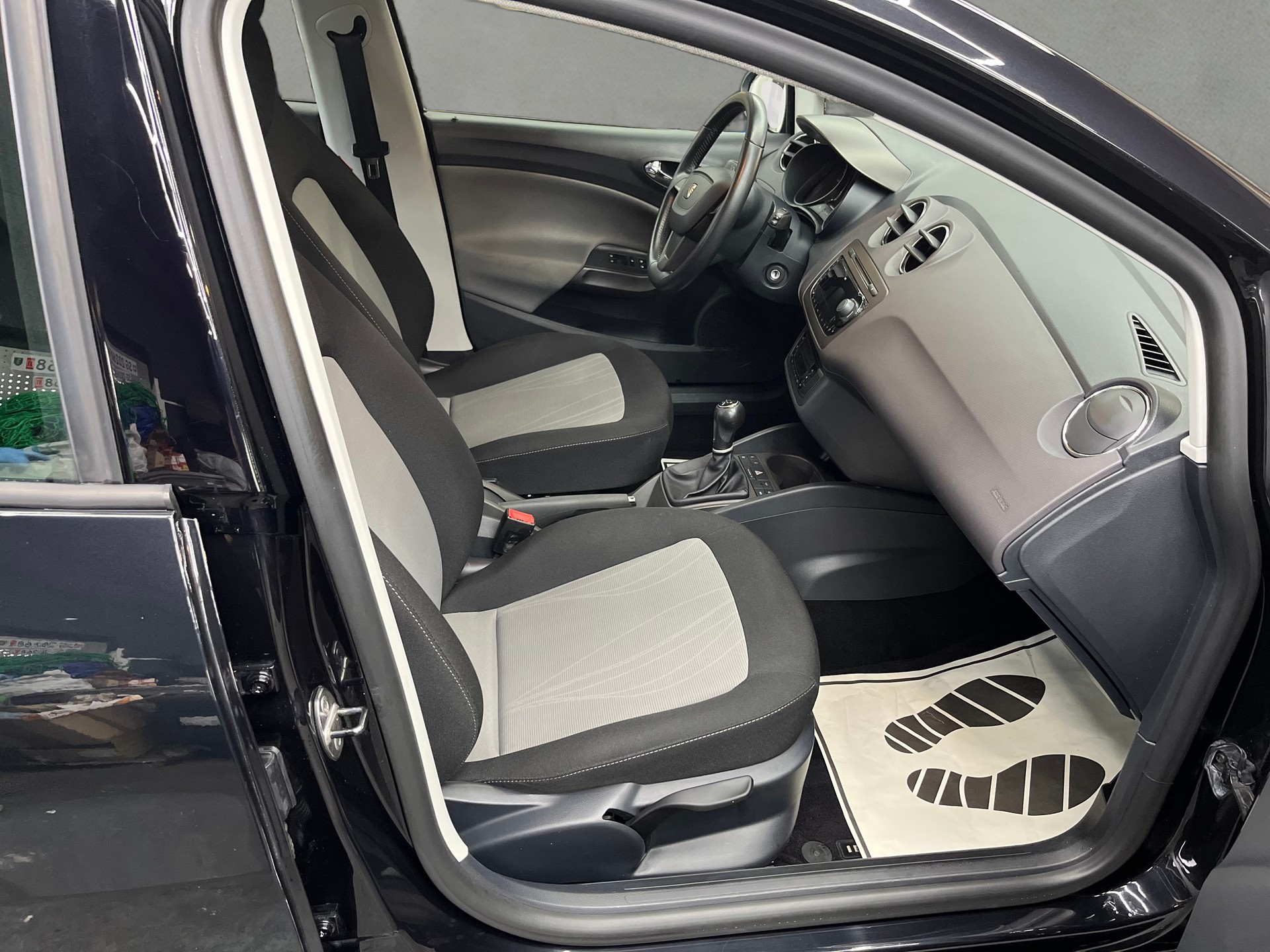 SEAT Ibiza 1.4 Style-image-9