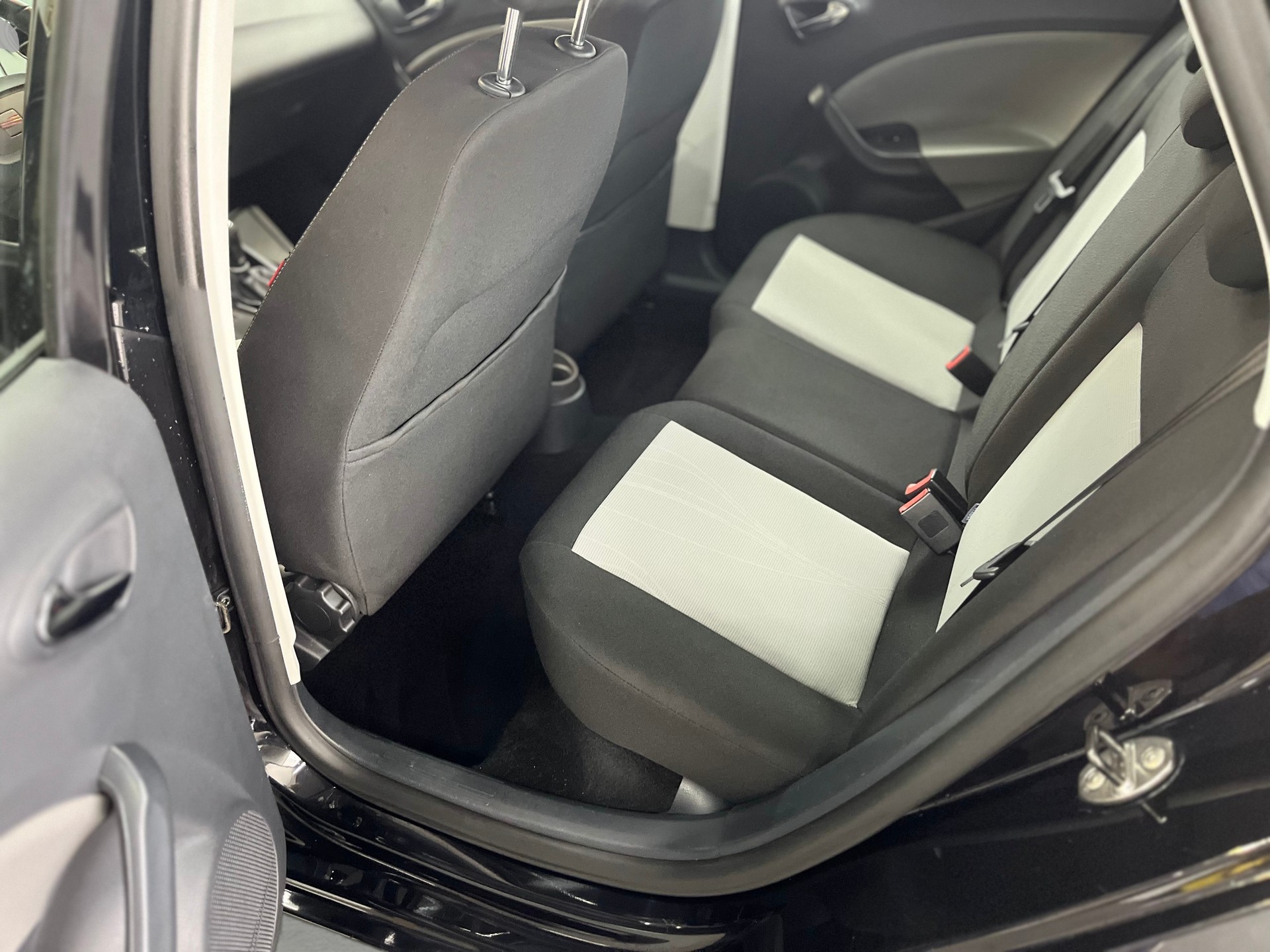 SEAT Ibiza 1.4 Style-image-10