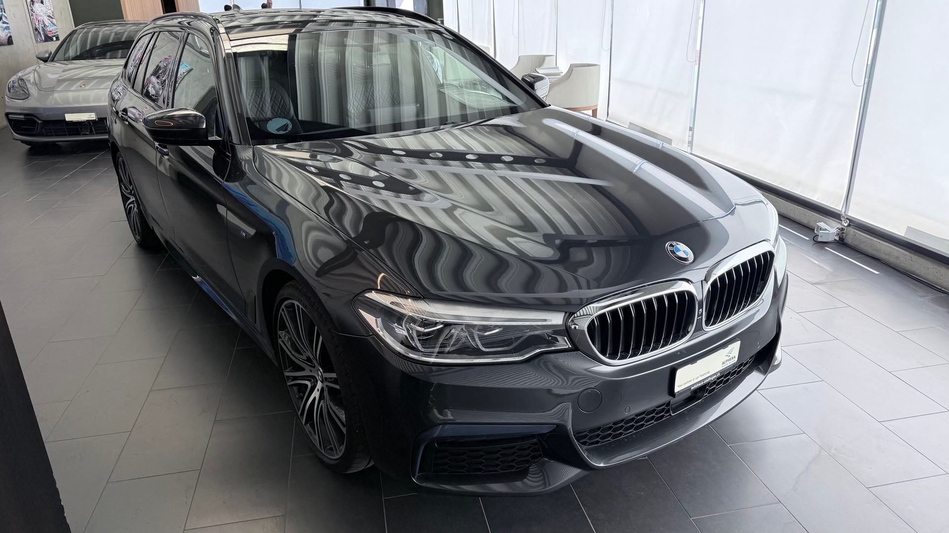 BMW 540d xDrive SAG Touring-image-1