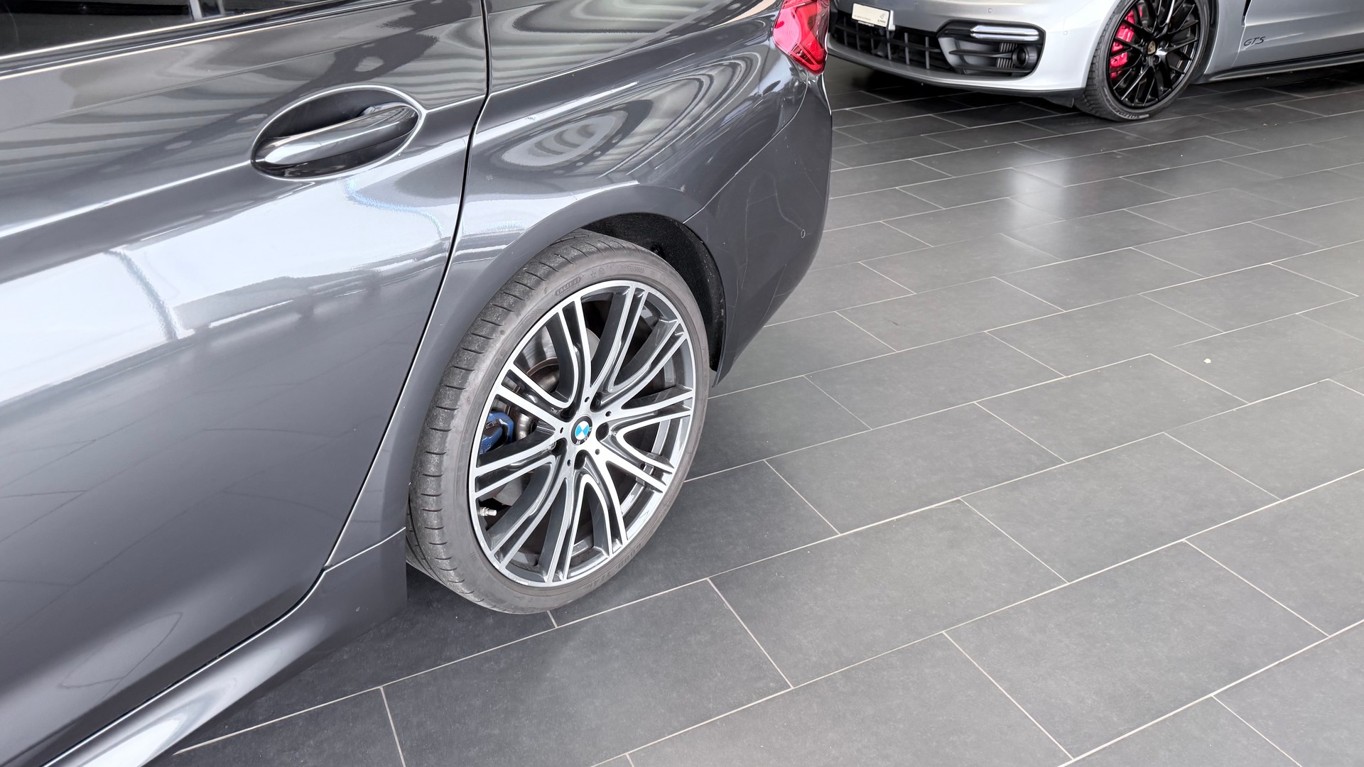 BMW 540d xDrive SAG Touring-image-5