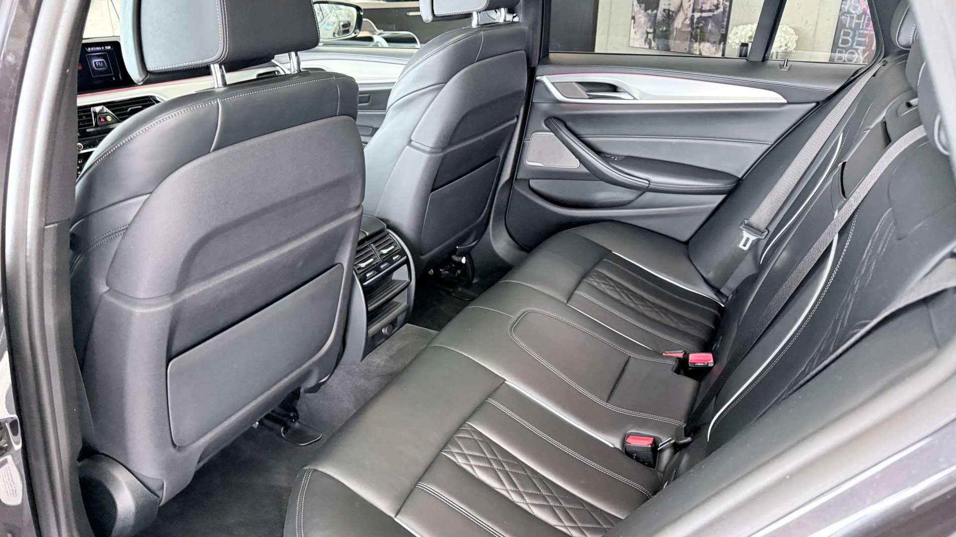 BMW 540d xDrive SAG Touring-image-6