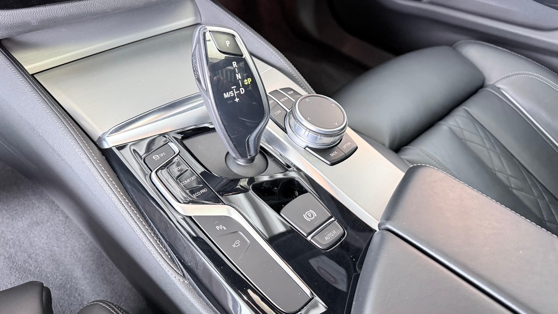 BMW 540d xDrive SAG Touring-image-12