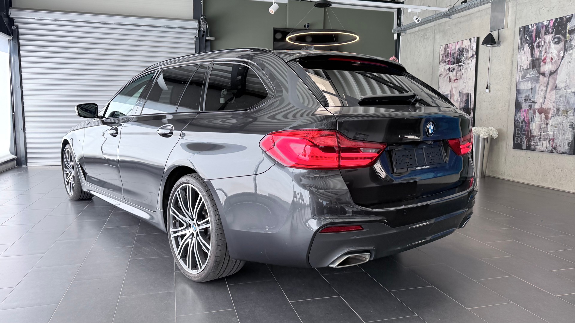 BMW 540d xDrive SAG Touring-image-17