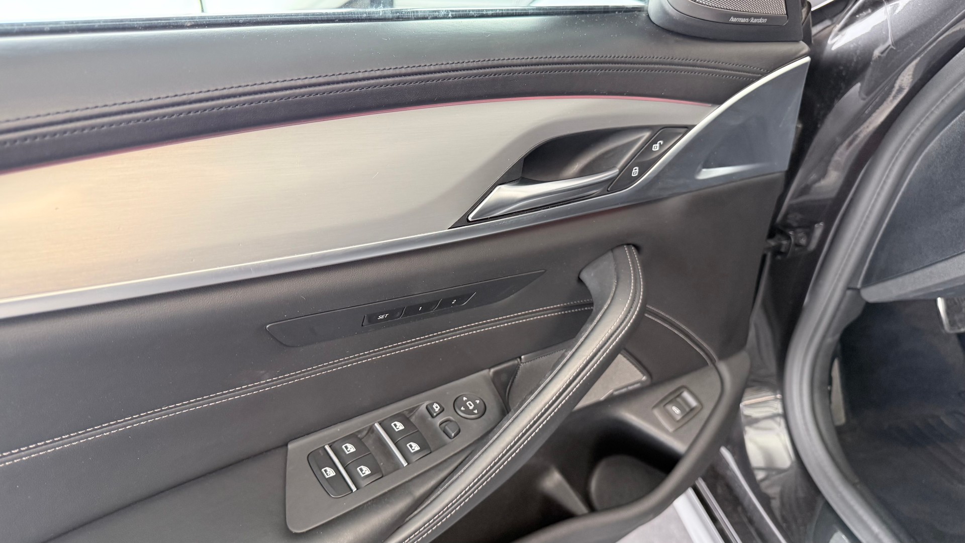 BMW 540d xDrive SAG Touring-image-8