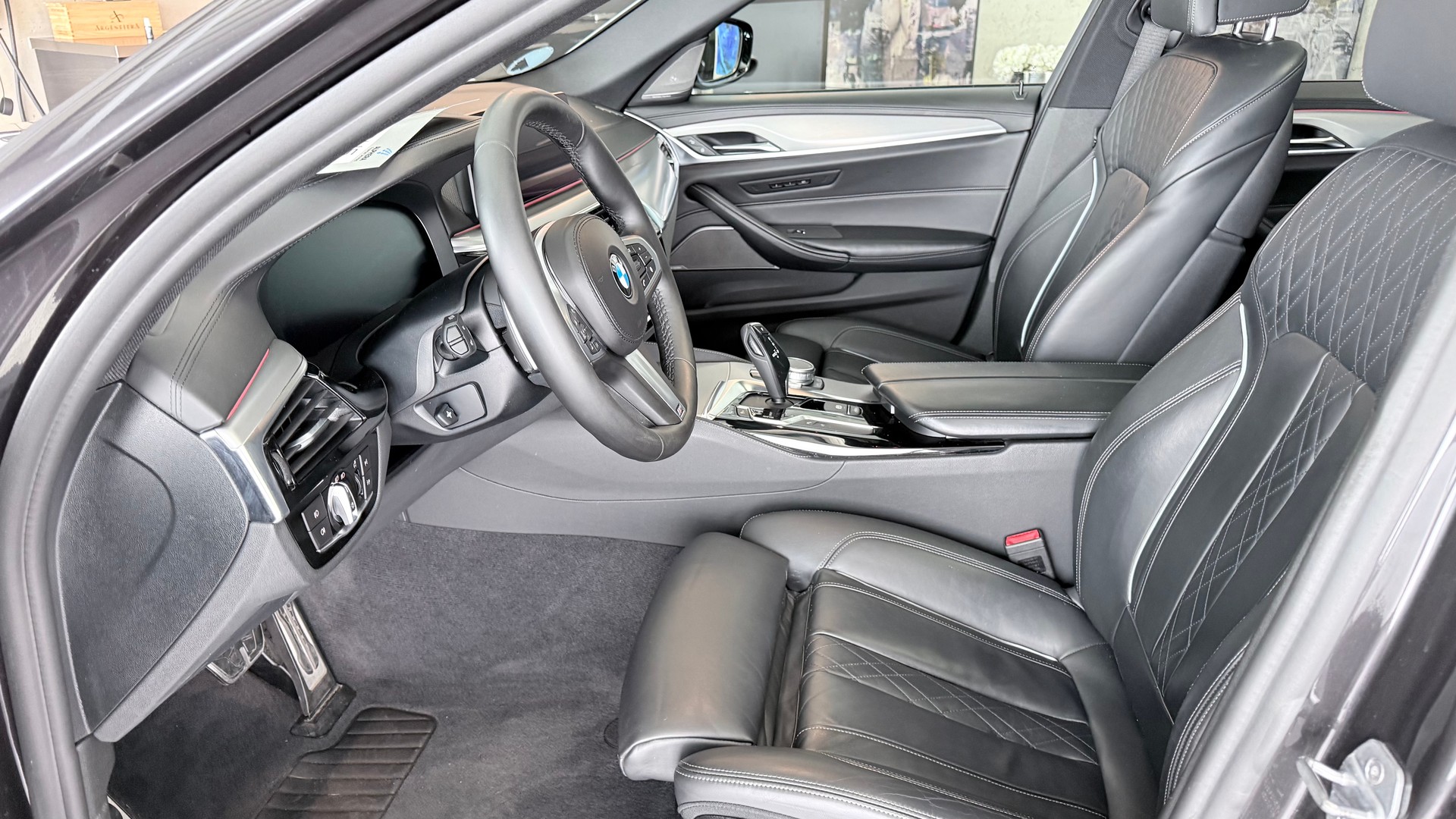 BMW 540d xDrive SAG Touring-image-7
