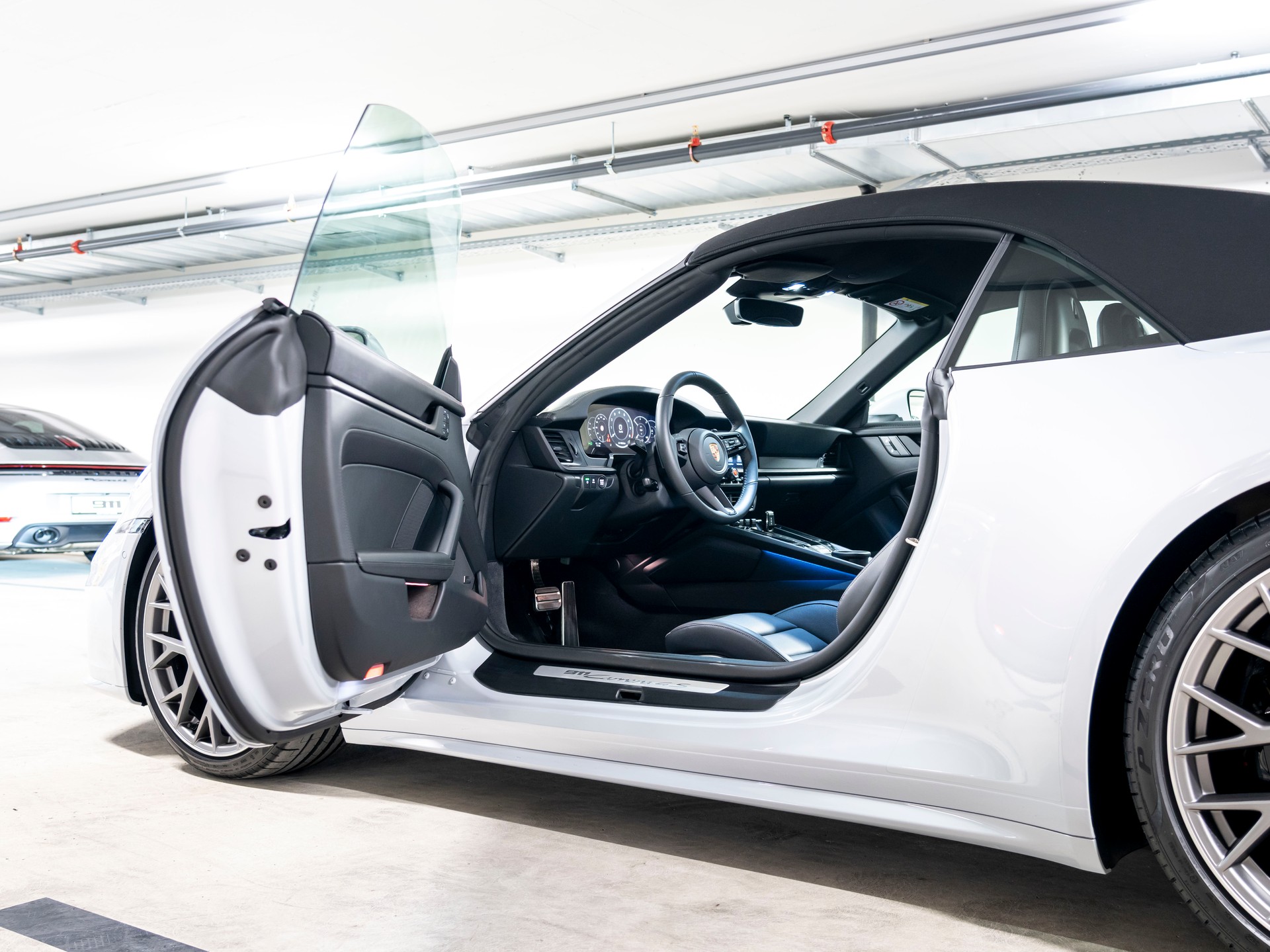 PORSCHE 911 Carrera 4S Cabriolet PDK-image-9