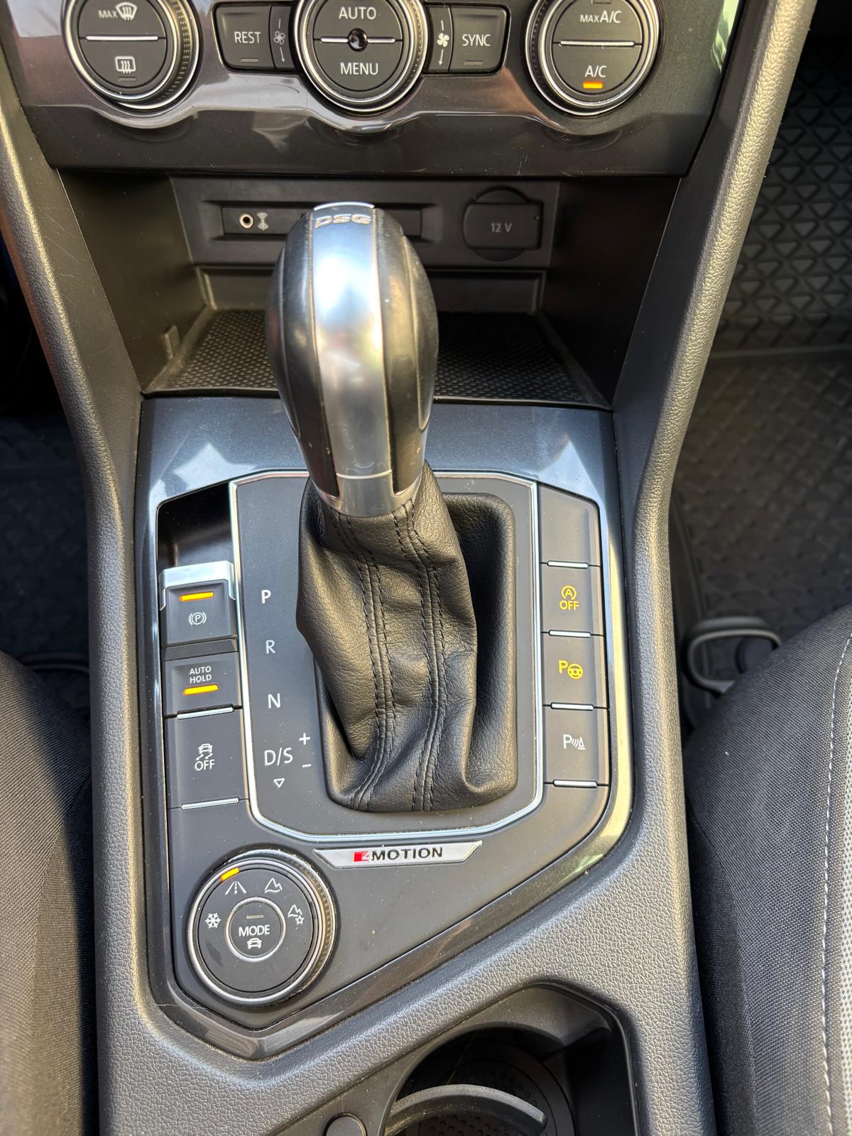 VW Tiguan 2.0 TDI SCR Comfortline 4Motion DSG-image-13