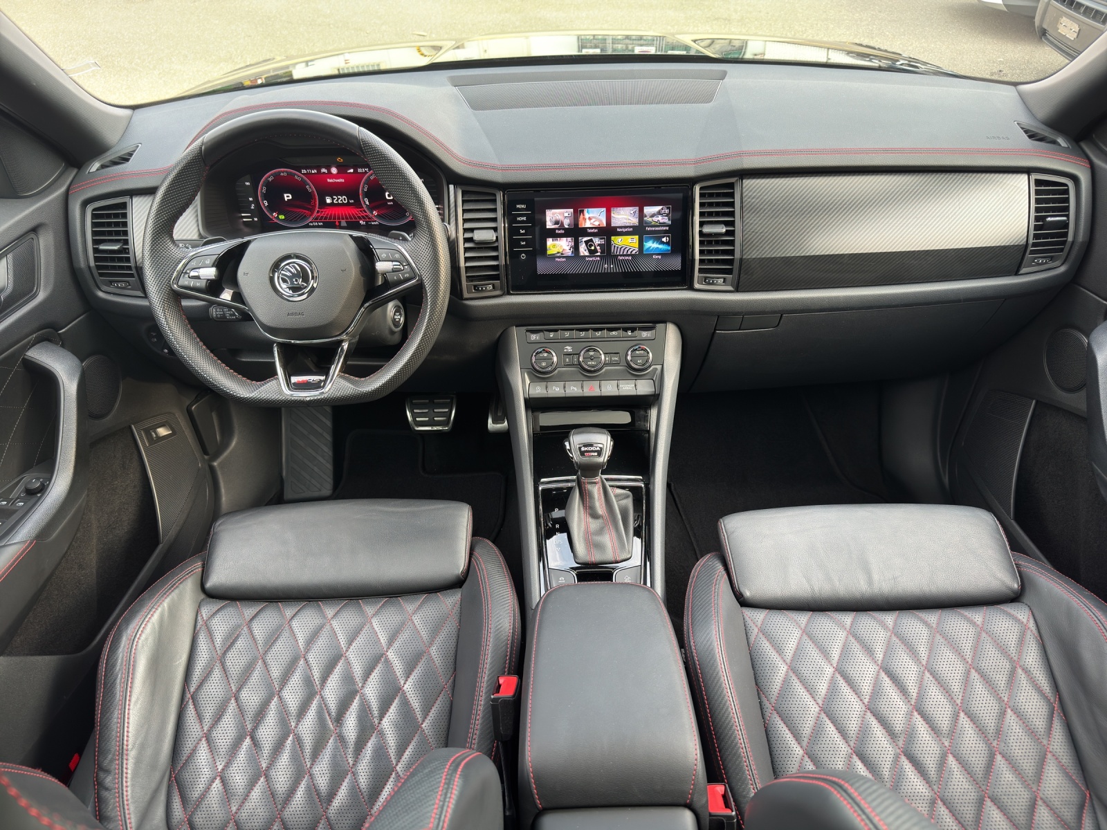 SKODA I AHK I 360 Kamera I Pano I Head-Up- Display I Standheizung I-image-9