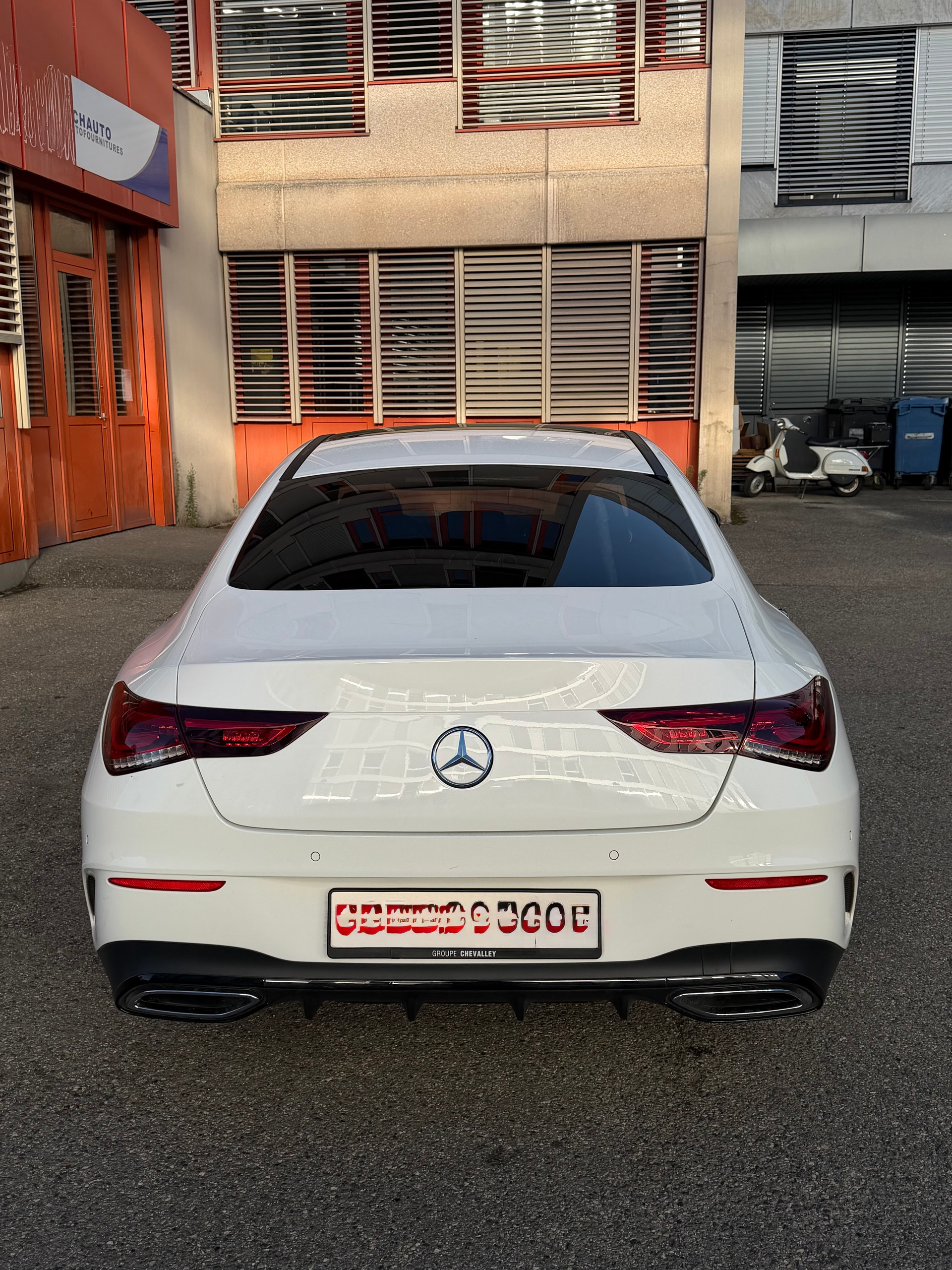 MERCEDES-BENZ CLA 200-image-2