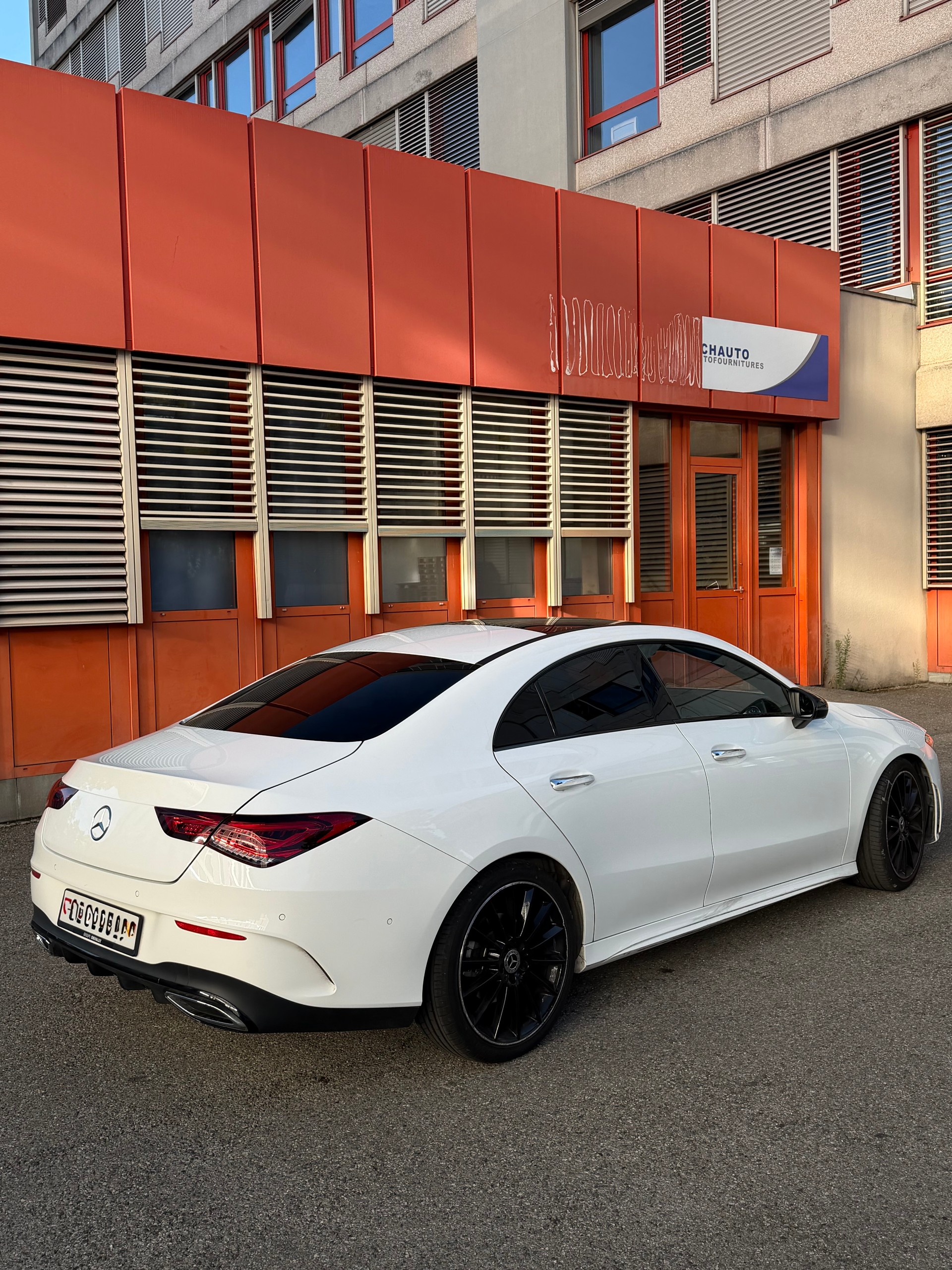 MERCEDES-BENZ CLA 200-image-1