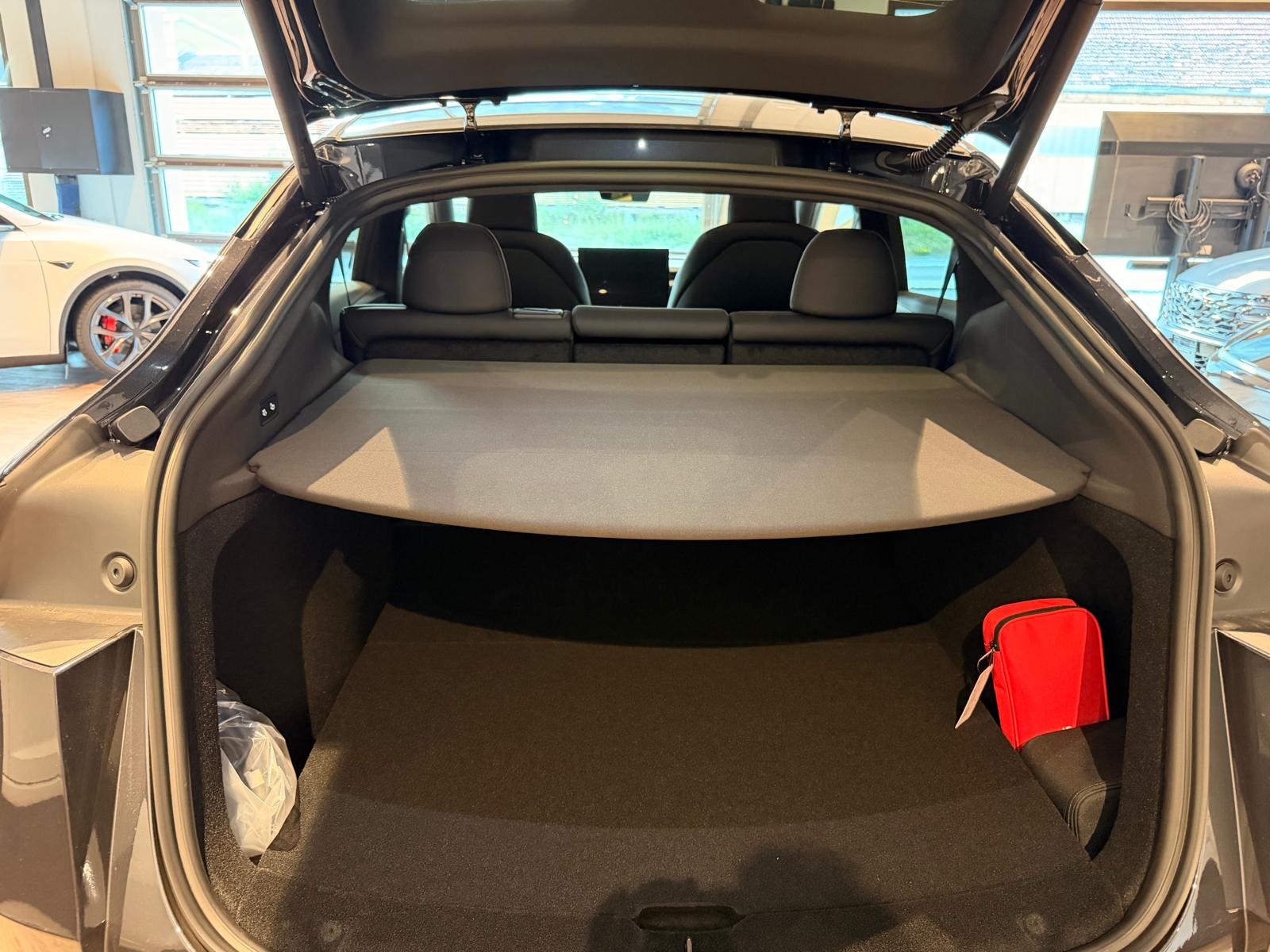 TESLA Model Y Long Range Premium AWDđ„8-fachđ„-image-19