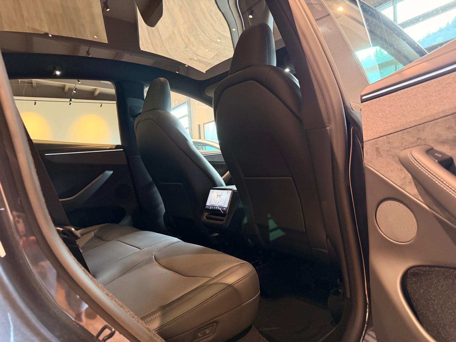 TESLA Model Y Long Range Premium AWDđ„8-fachđ„-image-24