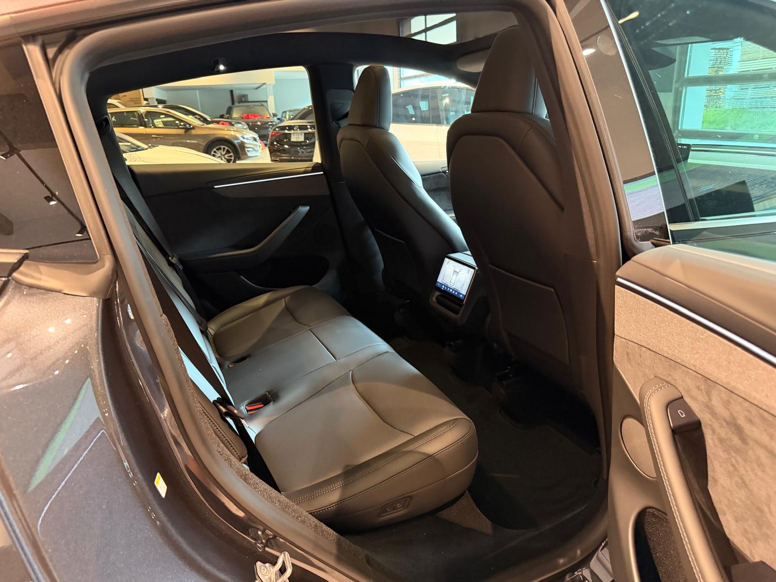 TESLA Model Y Long Range Premium AWDđ„8-fachđ„-image-23