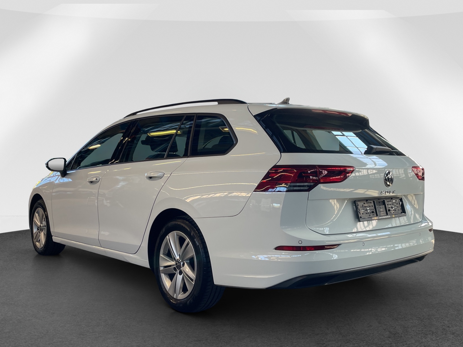 VW Golf VIII Variant 2.0 TDI Life DSG-image-4