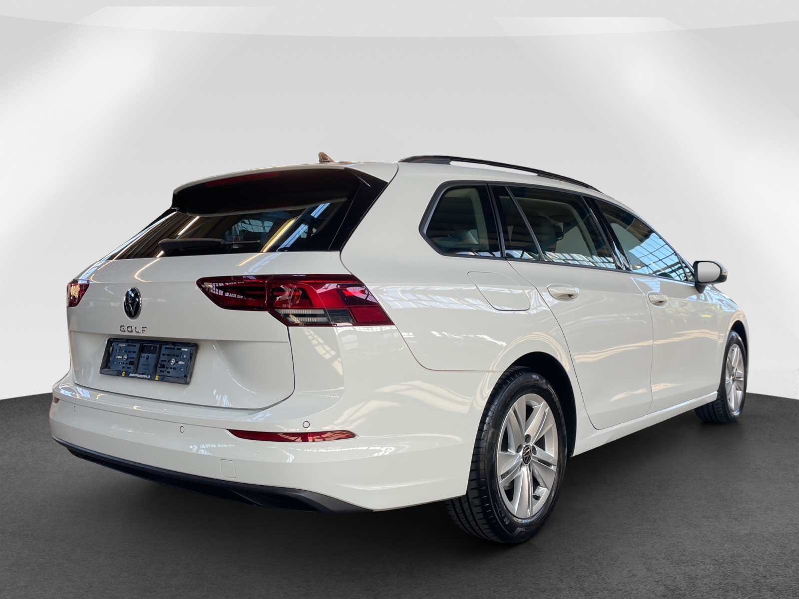 VW Golf VIII Variant 2.0 TDI Life DSG-image-6