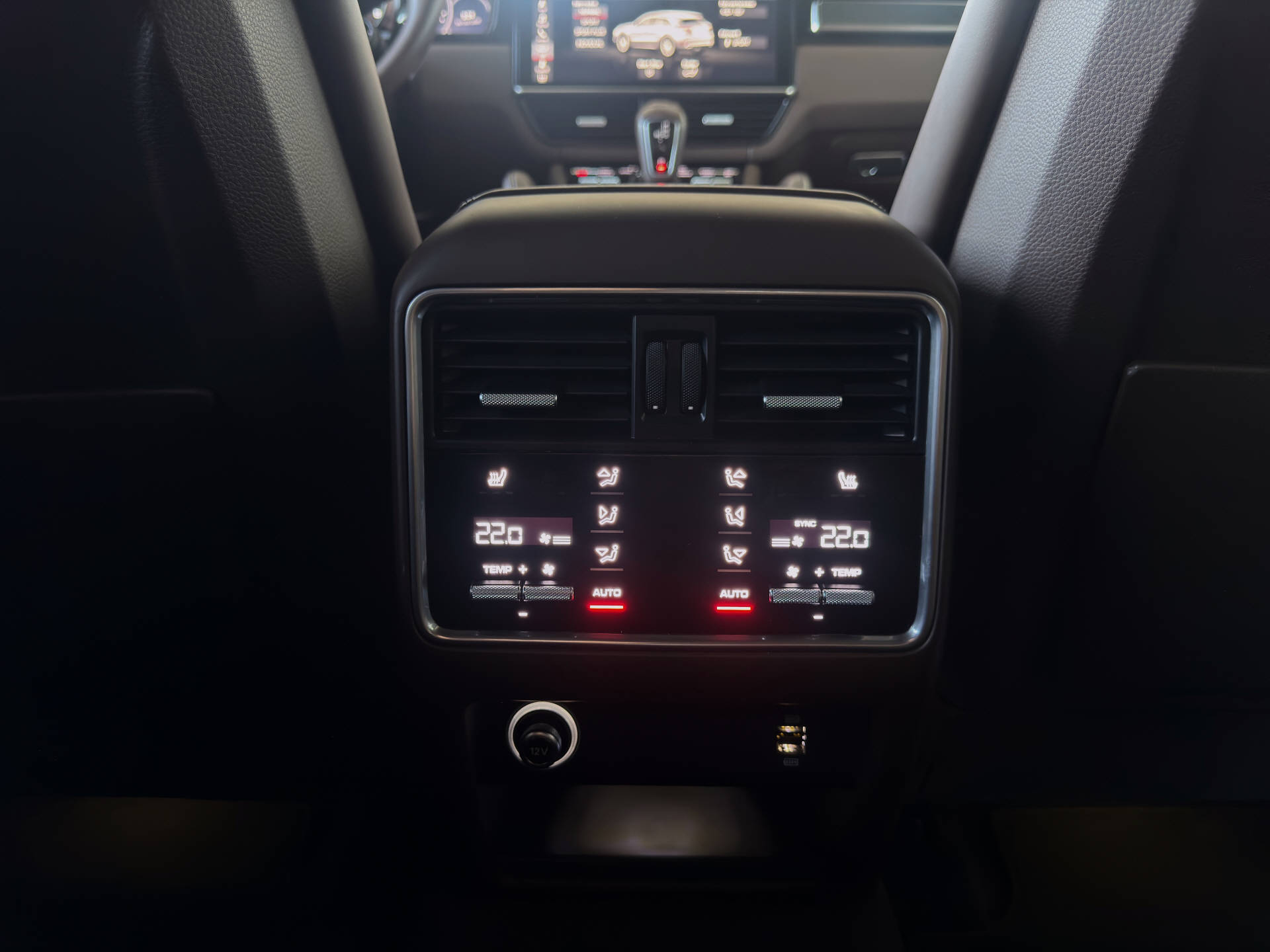 PORSCHE Cayenne Turbo-image-13