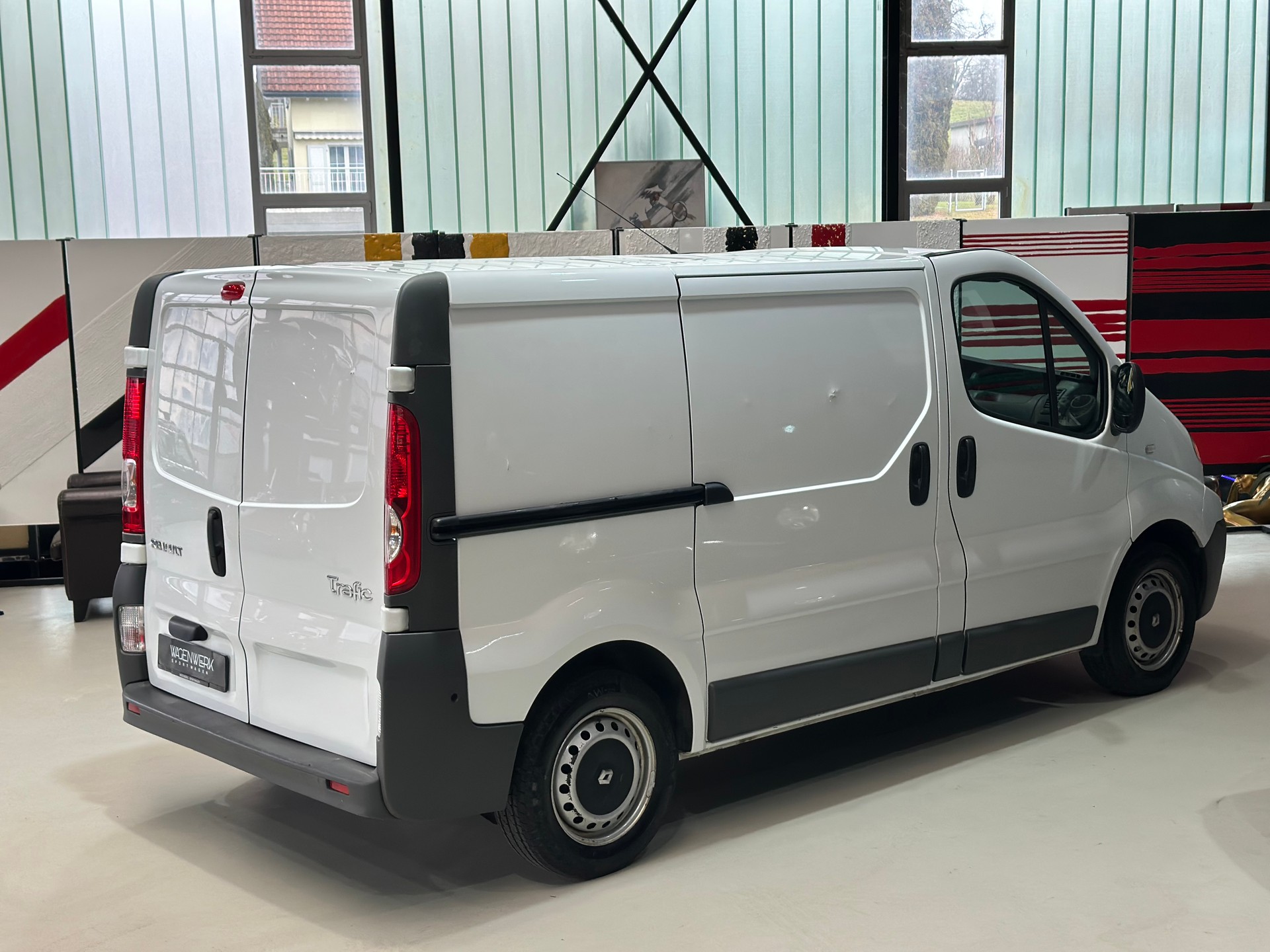 RENAULT Trafic 2.0 dCi 115 2.9t L1H1-image-9