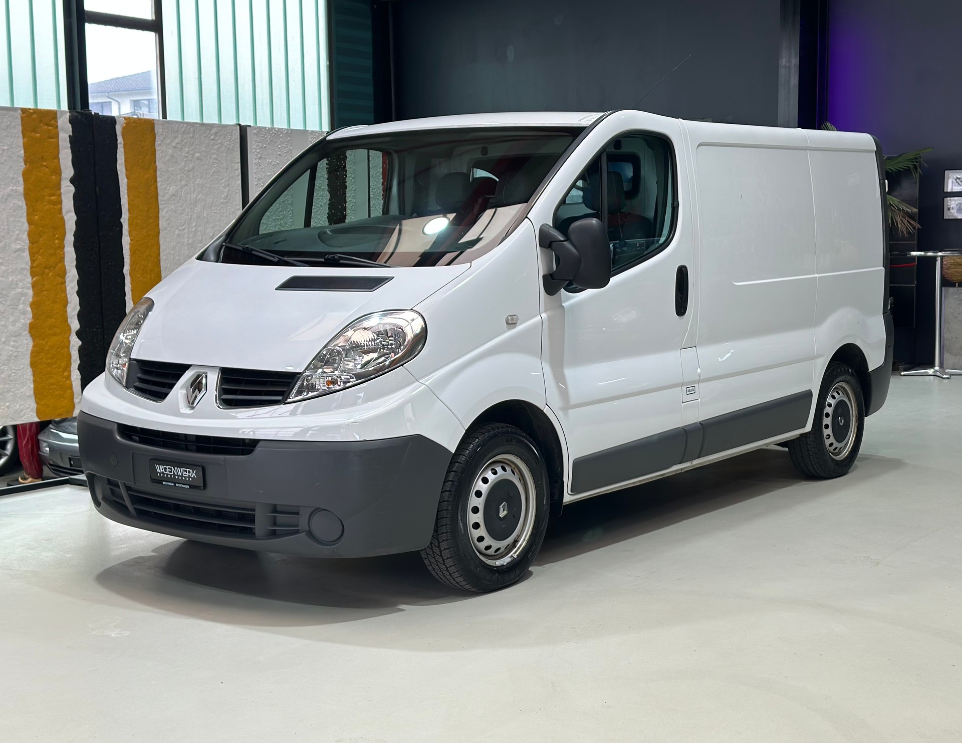 RENAULT Trafic 2.0 dCi 115 2.9t L1H1-image-0