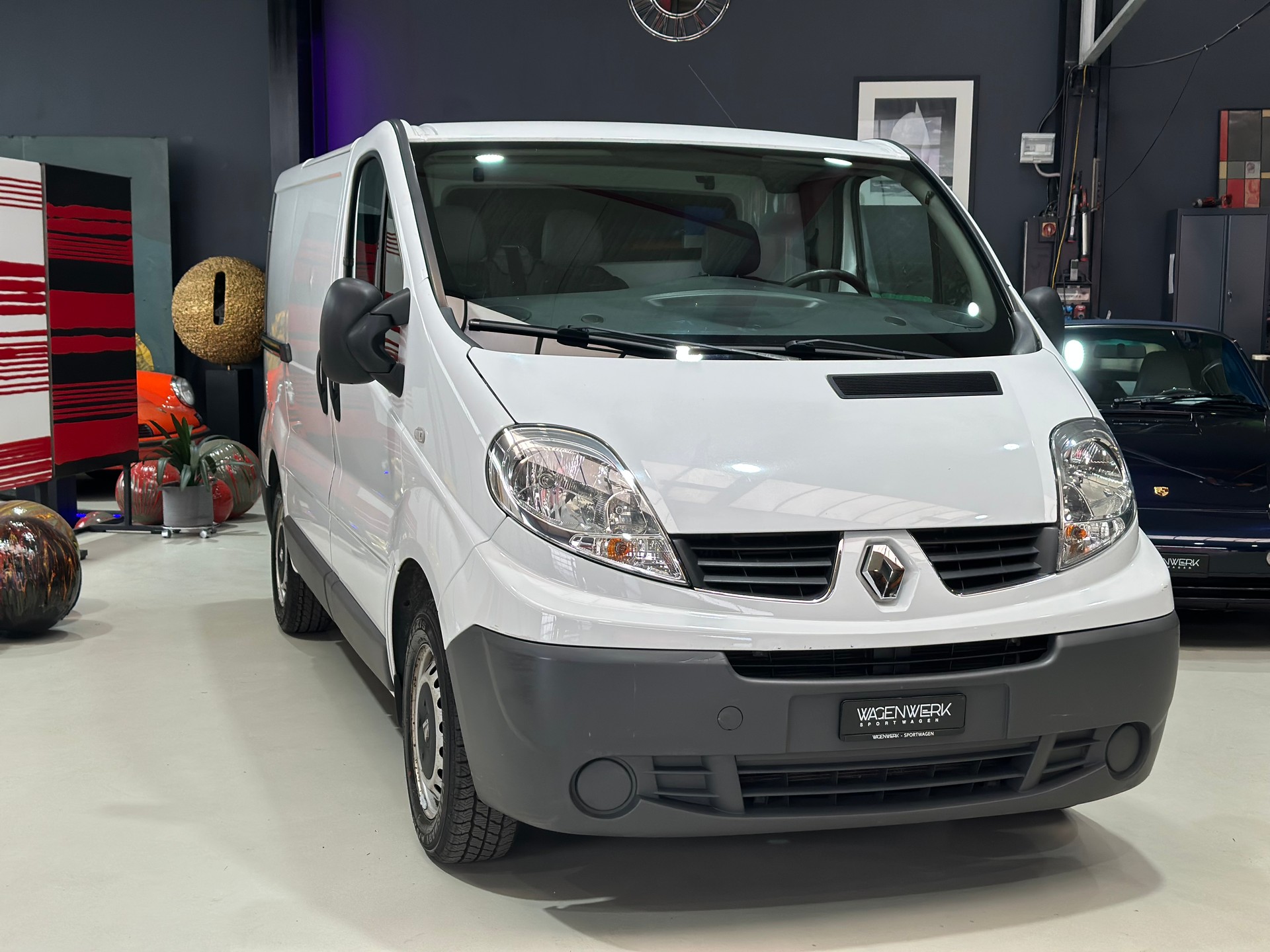 RENAULT Trafic 2.0 dCi 115 2.9t L1H1-image-3